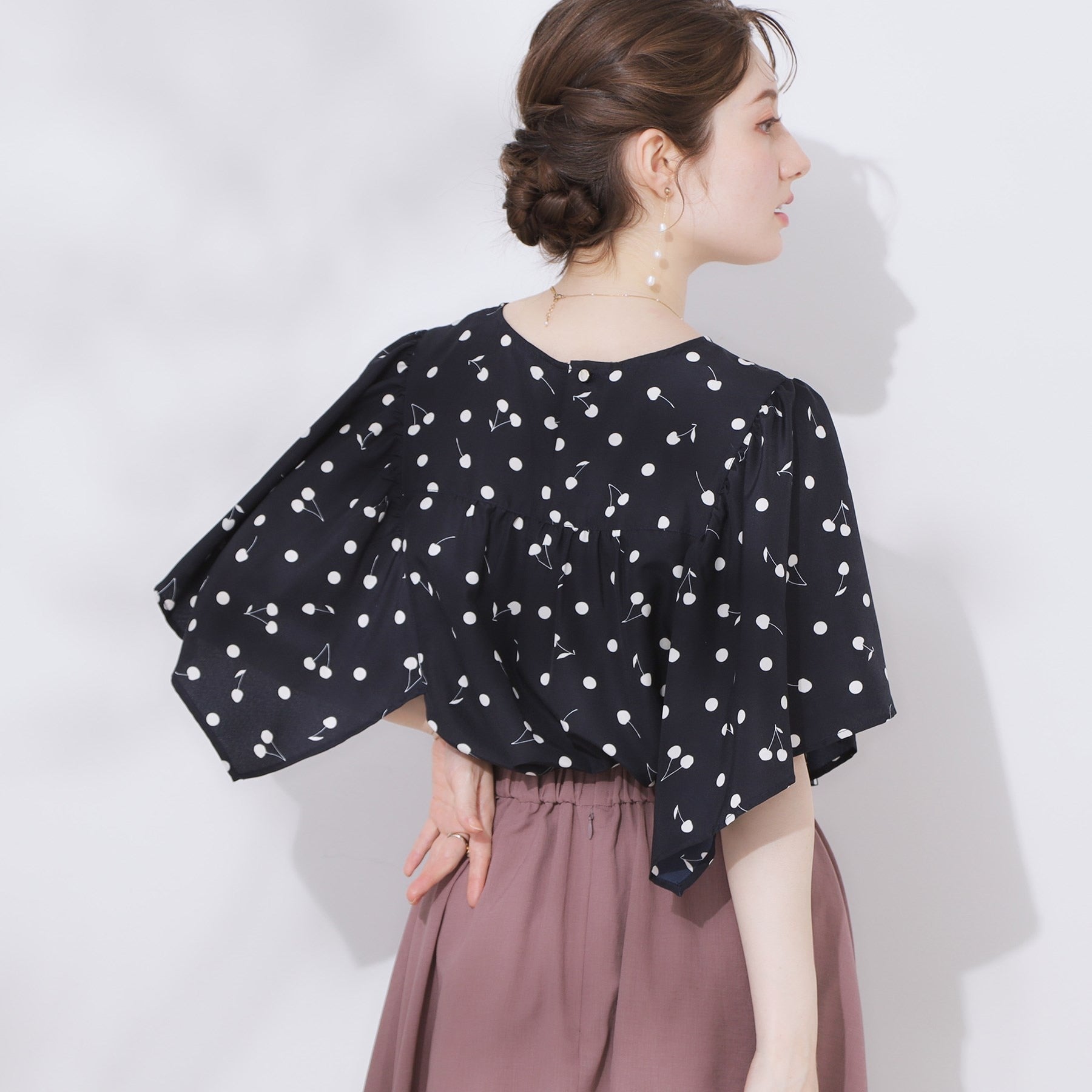 クチュール ブローチ Couture Brooch さくらんぼドットブラウス （オフホワイト(103)） オフホワイト(103)