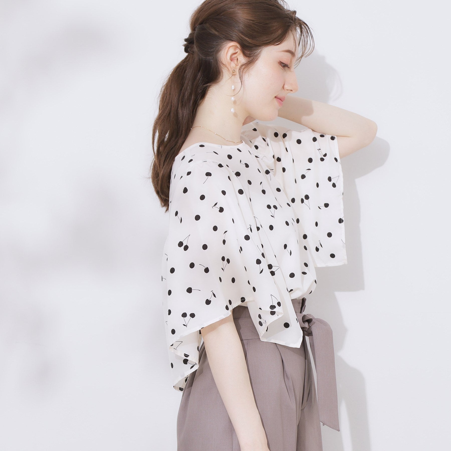クチュール ブローチ Couture Brooch さくらんぼドットブラウス （オフホワイト(103)） オフホワイト(103)