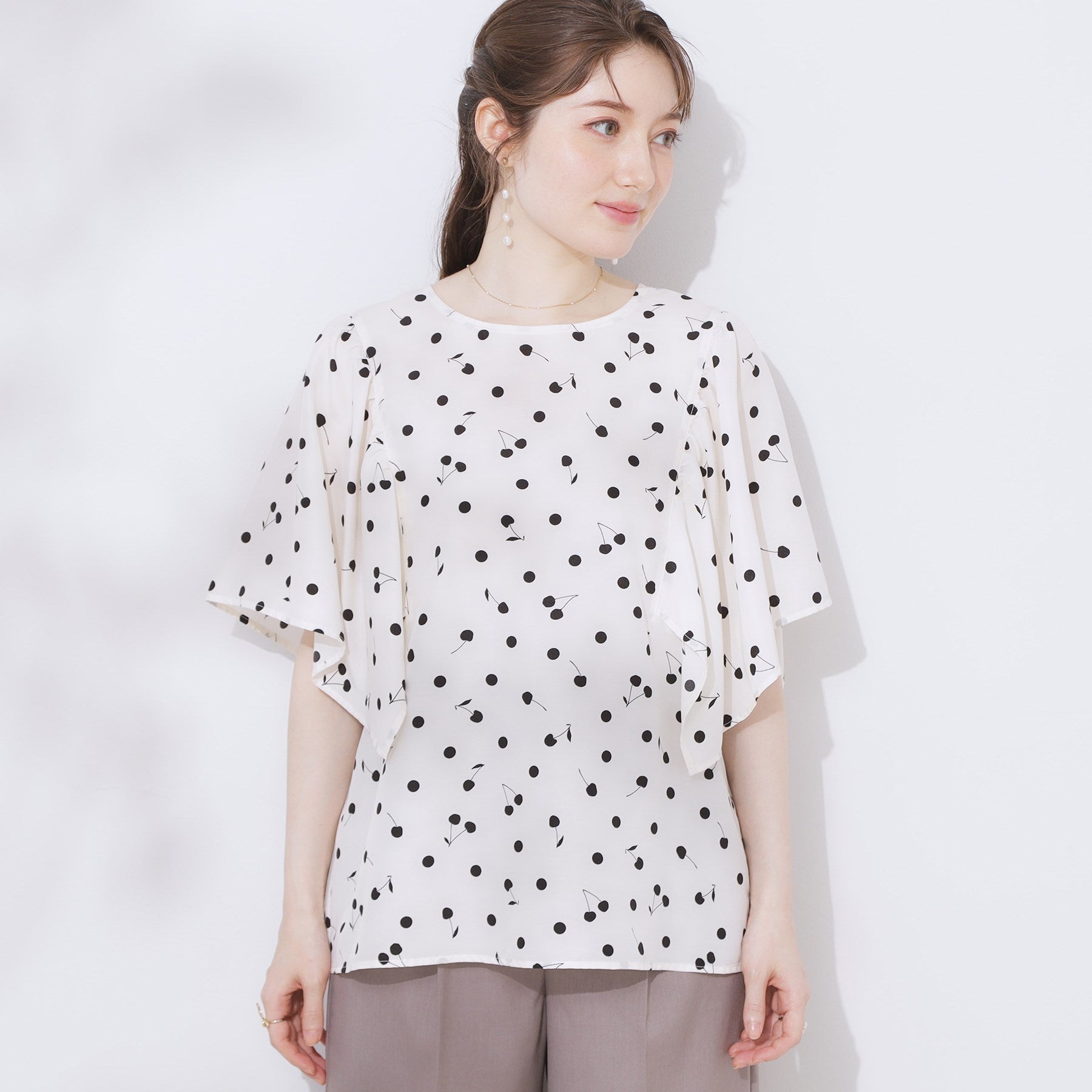 クチュール ブローチ Couture Brooch さくらんぼドットブラウス （オフホワイト(103)） オフホワイト(103)