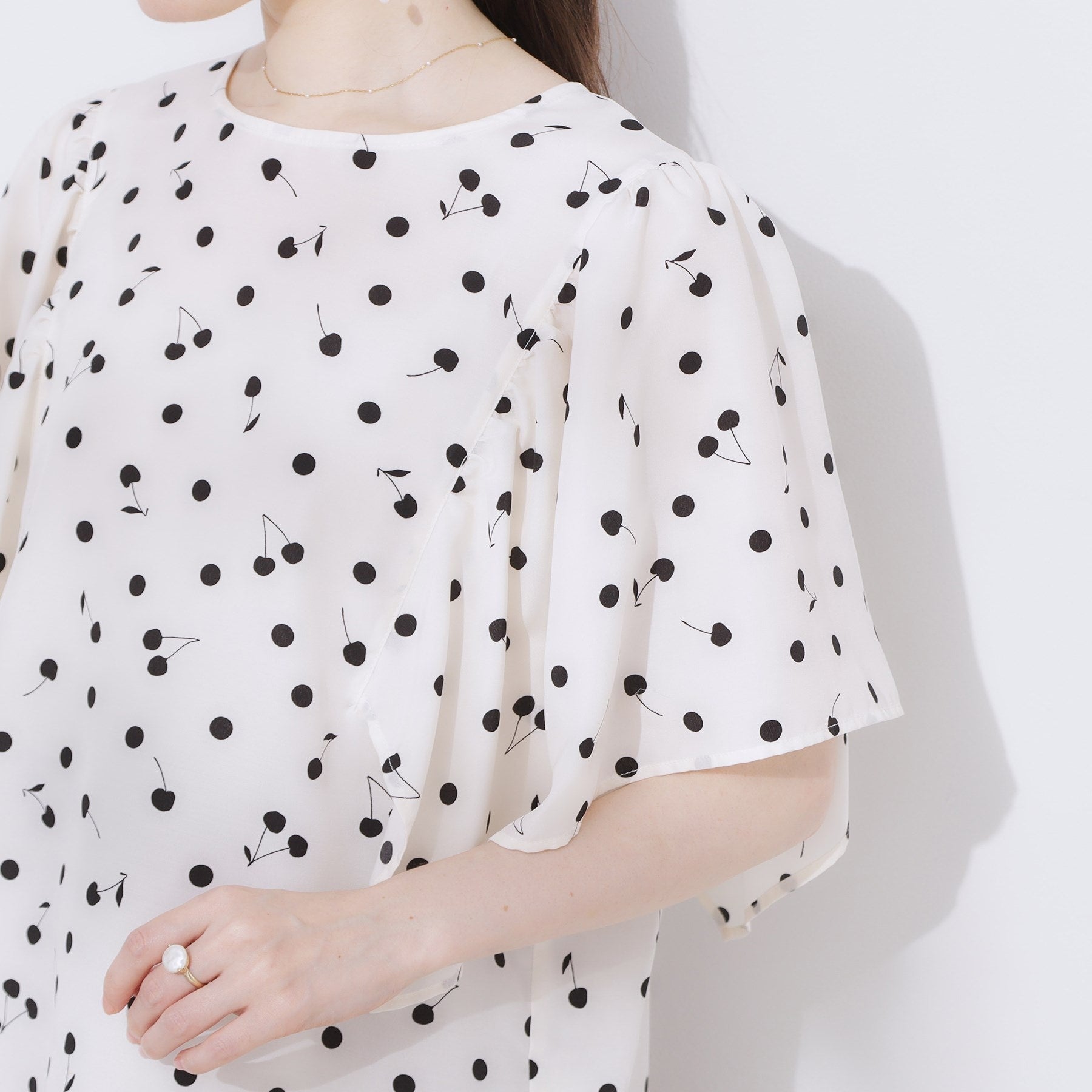 クチュール ブローチ Couture Brooch さくらんぼドットブラウス （オフホワイト(103)） オフホワイト(103)
