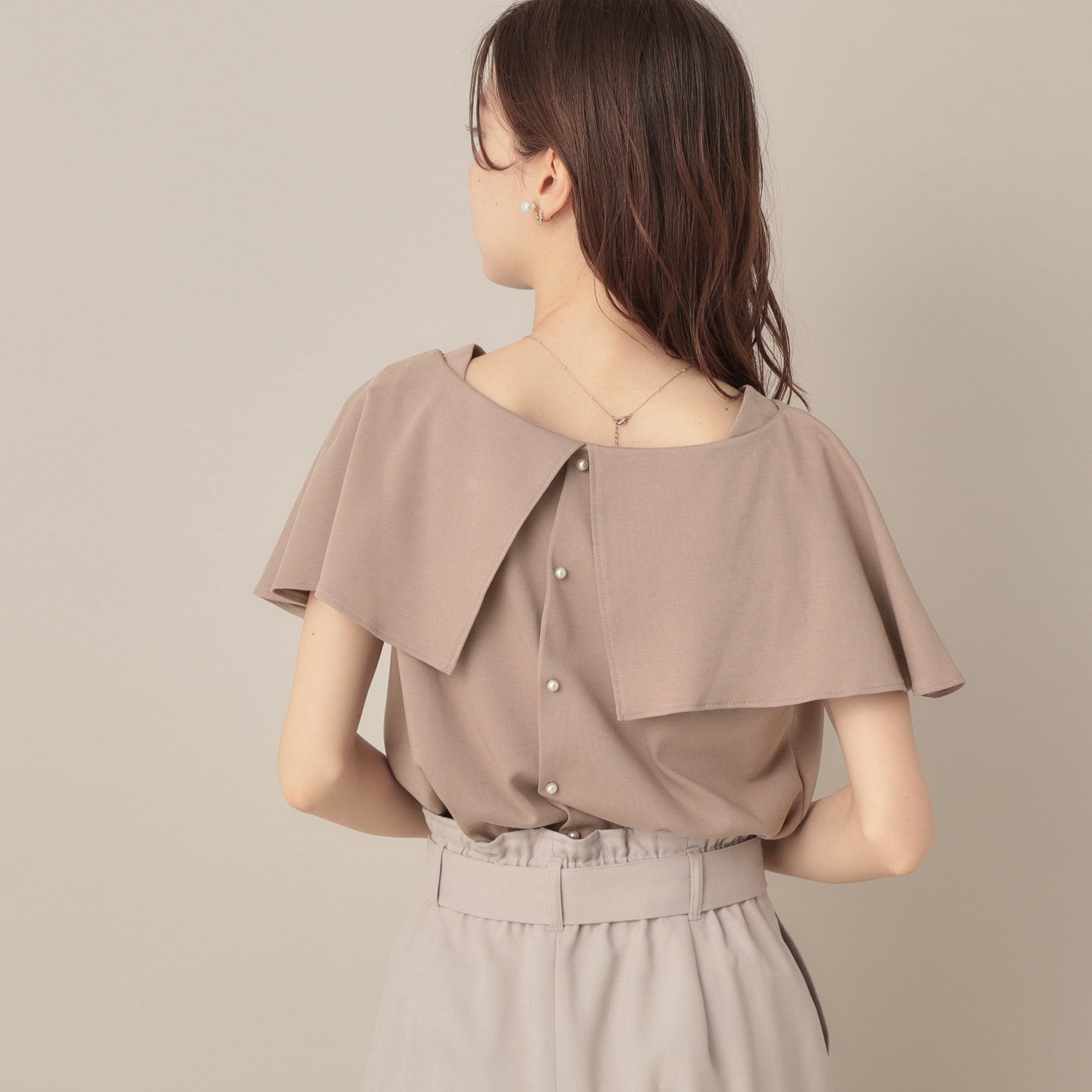 クチュール ブローチ Couture Brooch 2WAYケープデザインカットソー （ピンクベージュ(053)） ピンクベージュ(053)