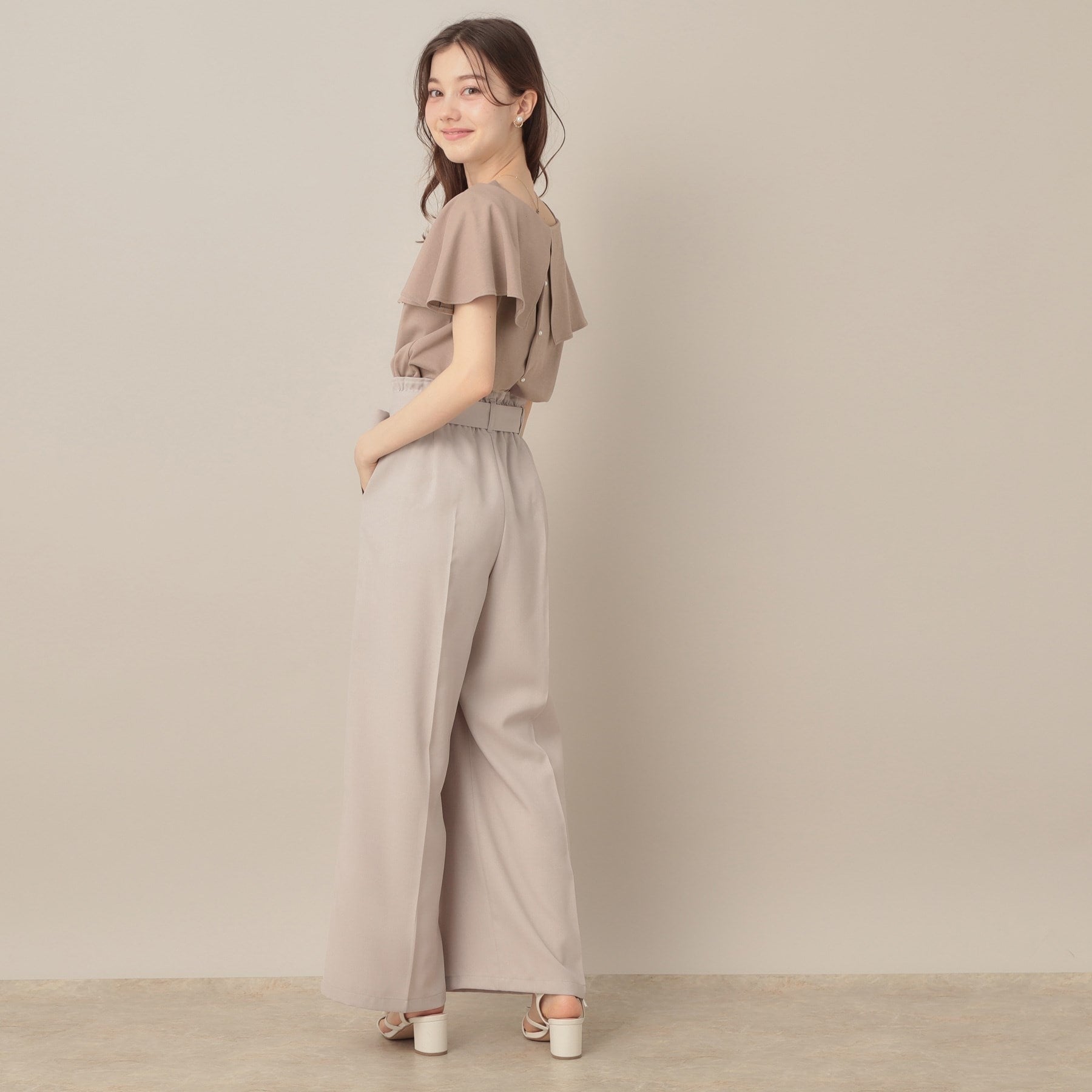 クチュール ブローチ Couture Brooch 2WAYケープデザインカットソー （ピンクベージュ(053)） ピンクベージュ(053)