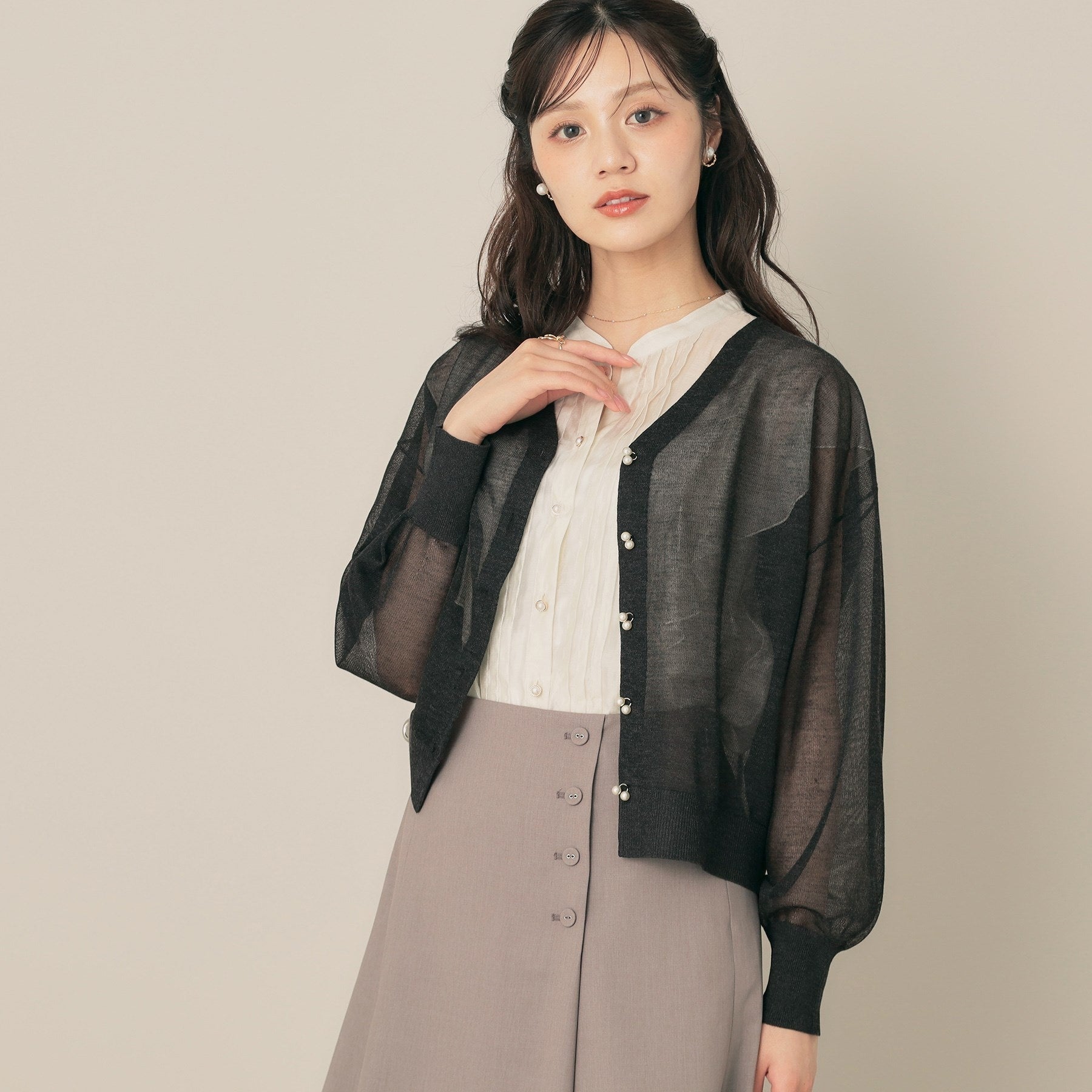クチュール ブローチ Couture Brooch ダブルパール調 LEVITAカーディ （チャコールグレー(013)） チャコールグレー(013)