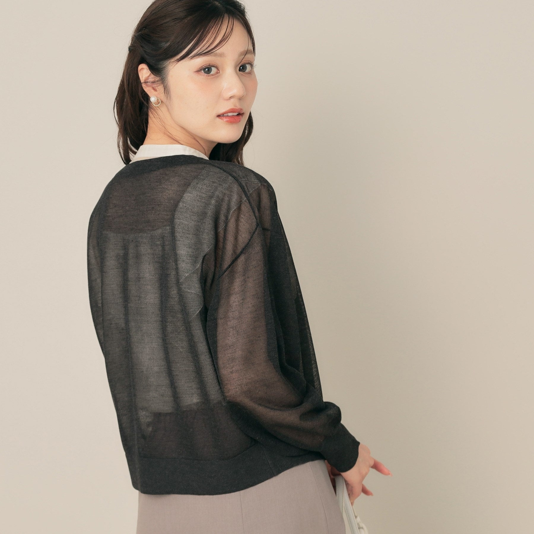 クチュール ブローチ Couture Brooch ダブルパール調 LEVITAカーディ （チャコールグレー(013)） チャコールグレー(013)