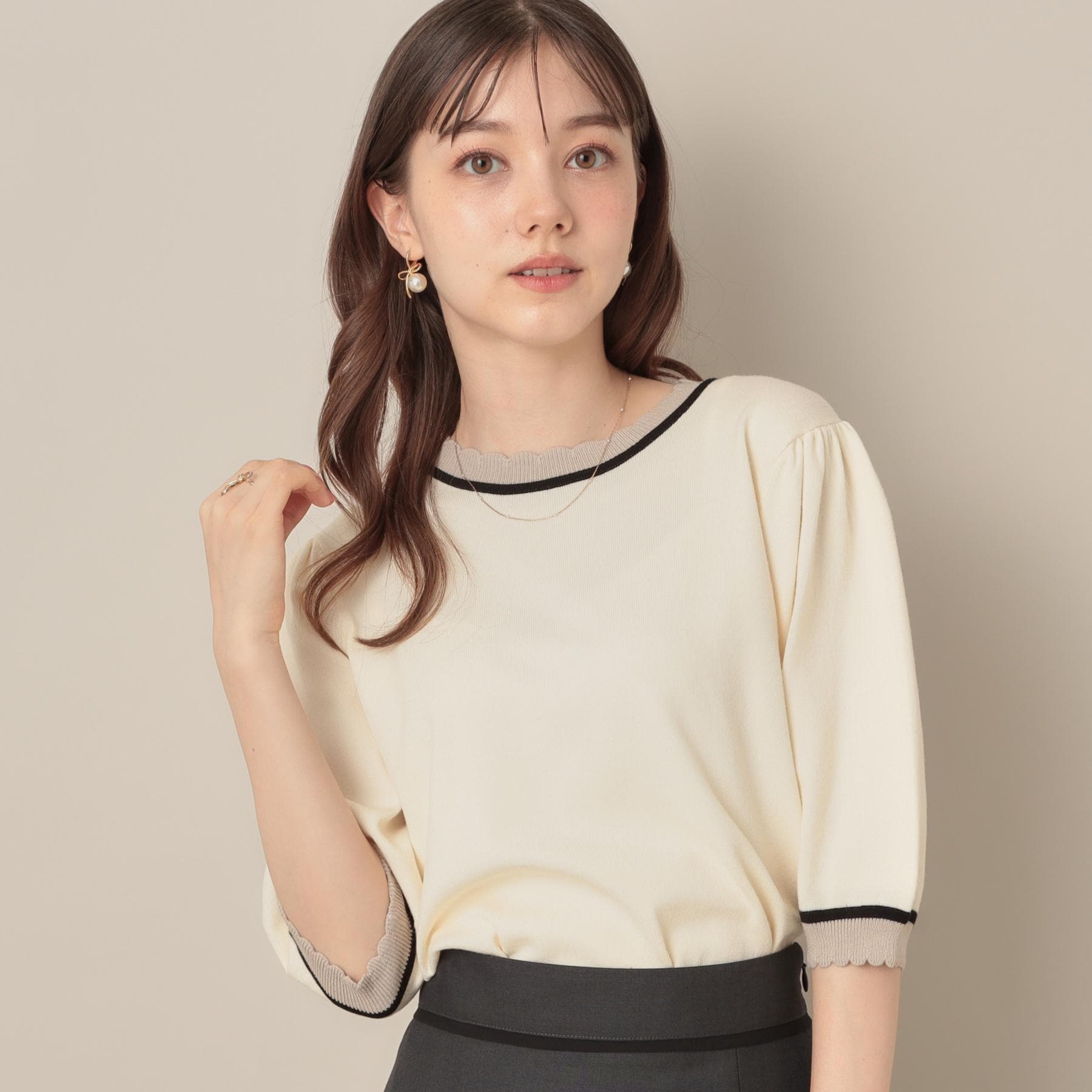 クチュール ブローチ Couture Brooch 配色スカラ5分袖ニット （アイボリー(004)） アイボリー(004)