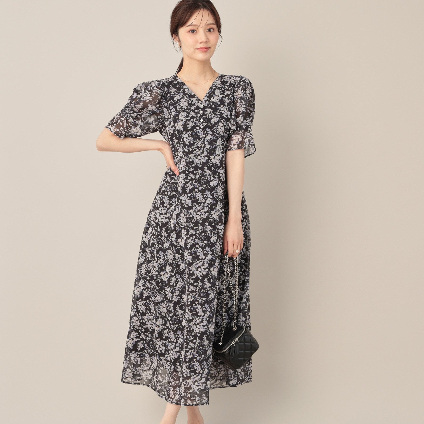 クチュール ブローチ Couture Brooch Vネックフラワーワンピース （ブラック(119)） ブラック(119)