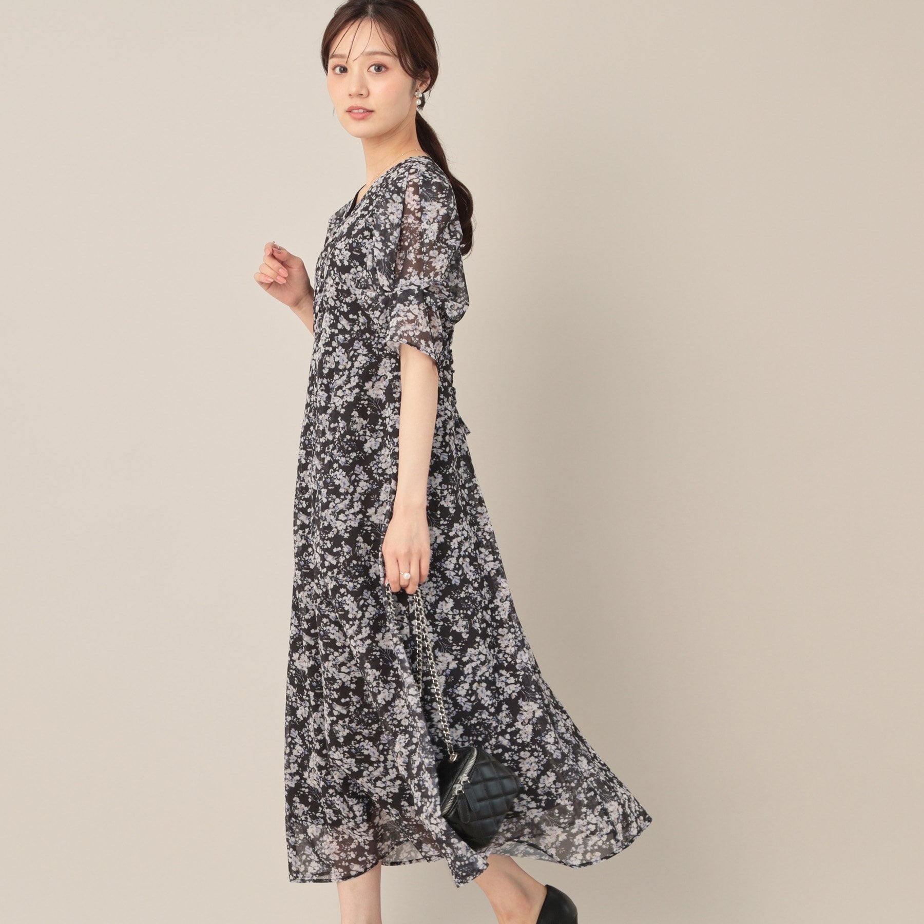 クチュール ブローチ Couture Brooch Vネックフラワーワンピース （ブラック(119)） ブラック(119)