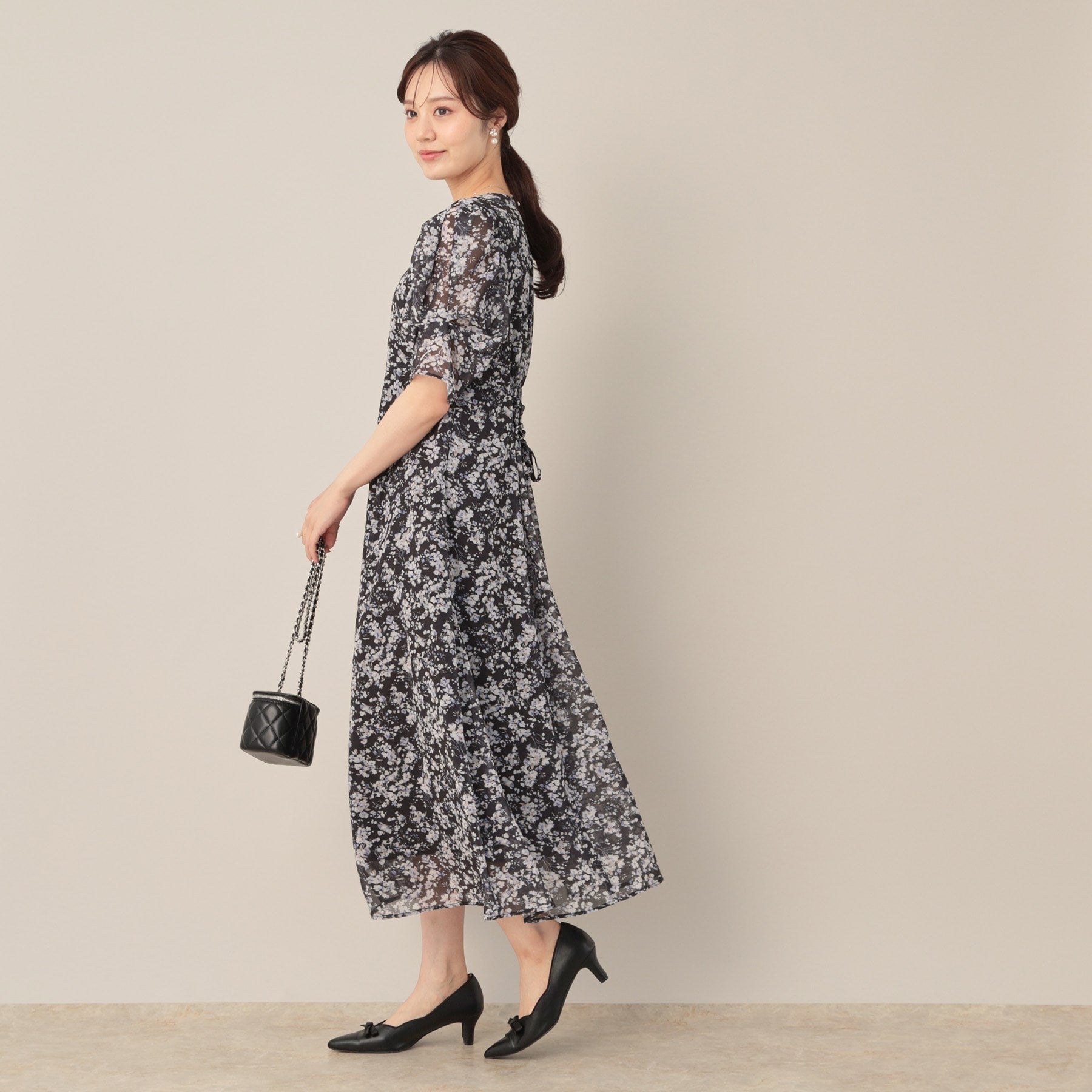 クチュール ブローチ Couture Brooch Vネックフラワーワンピース （ブラック(119)） ブラック(119)