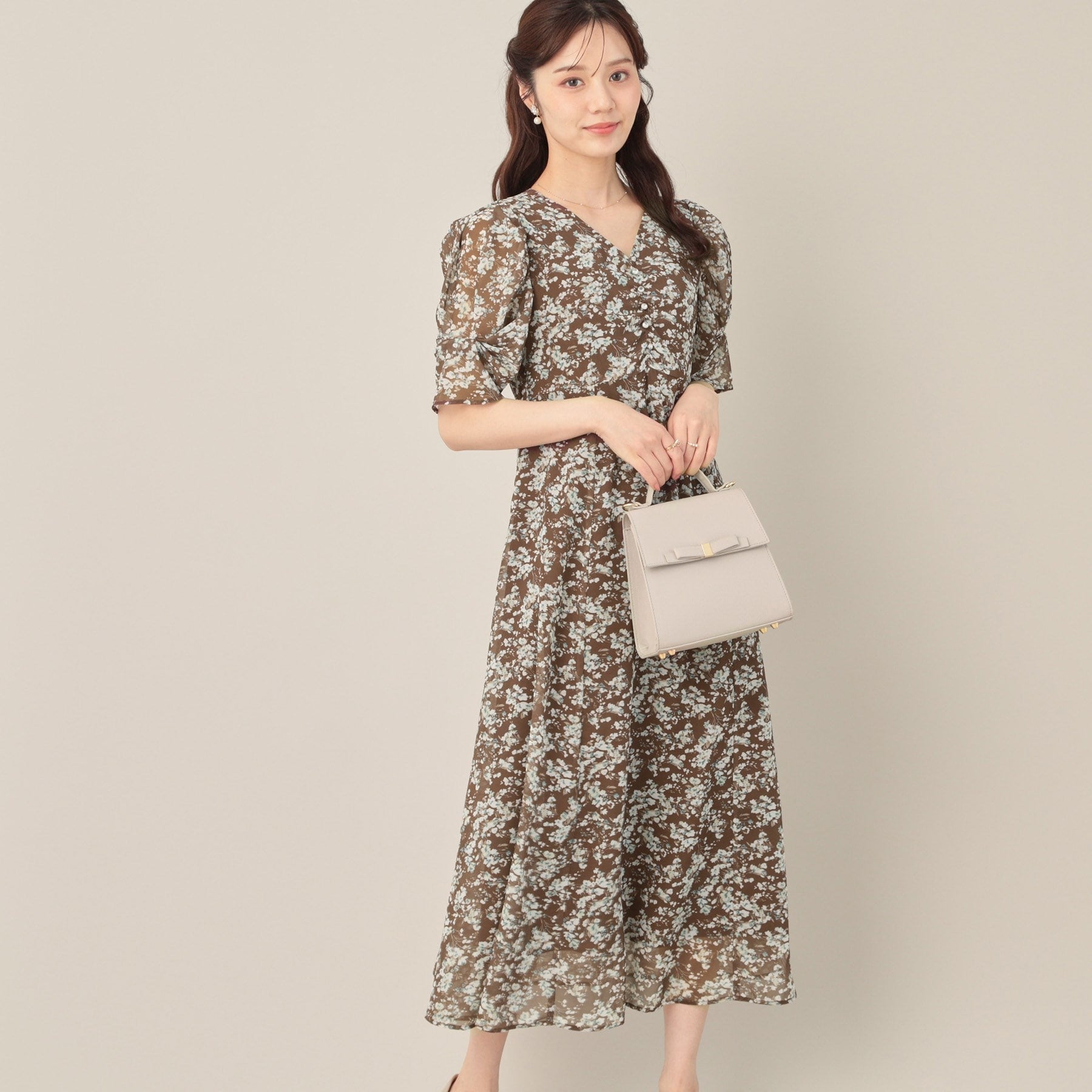 クチュール ブローチ Couture Brooch Vネックフラワーワンピース （ブラック(119)） ブラック(119)