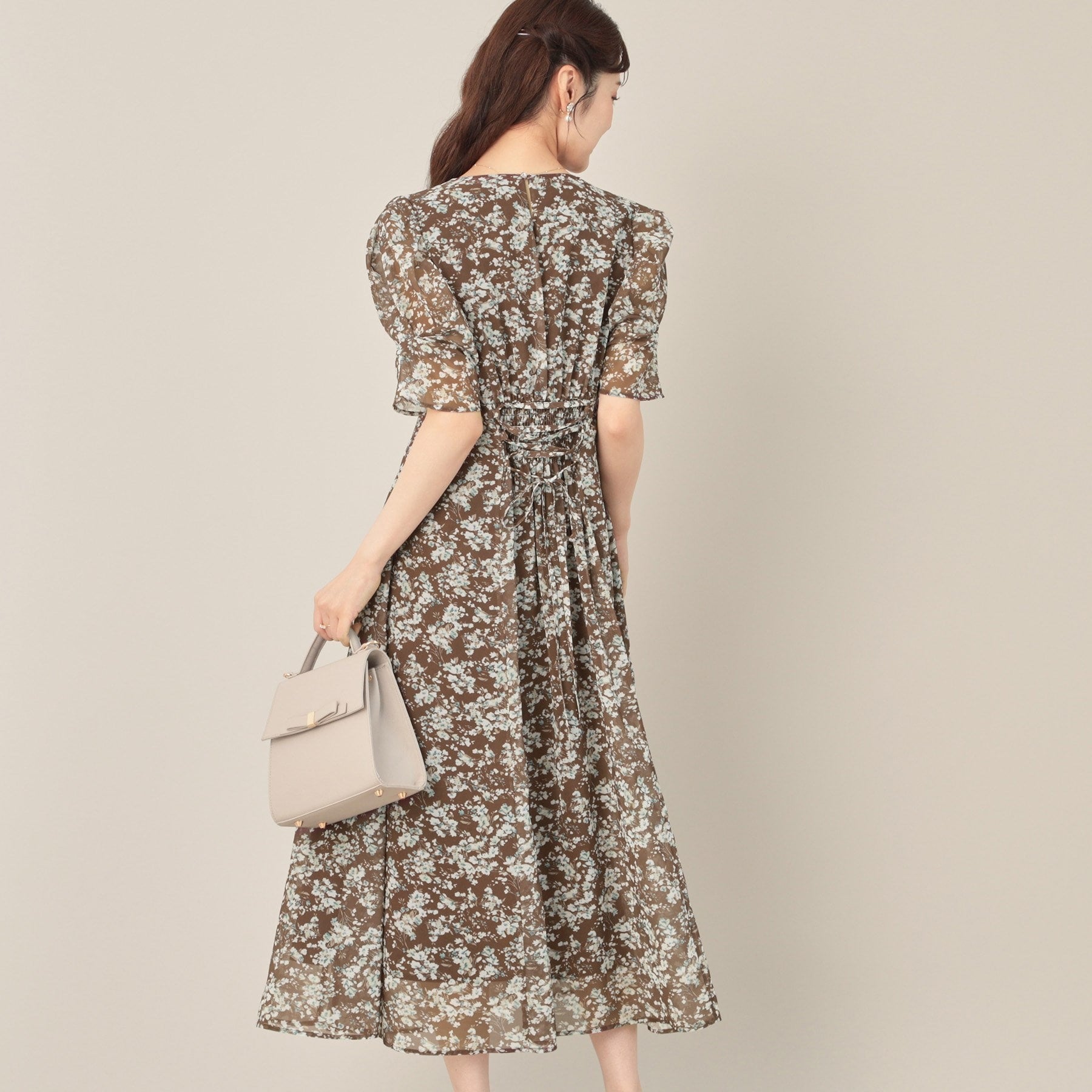 クチュール ブローチ Couture Brooch Vネックフラワーワンピース （ブラック(119)） ブラック(119)