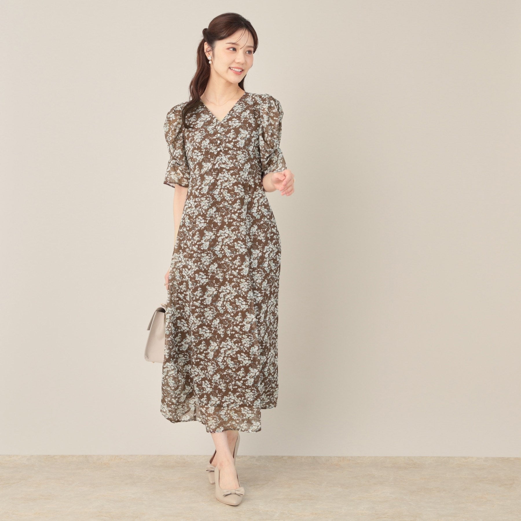 クチュール ブローチ Couture Brooch Vネックフラワーワンピース （ブラック(119)） ブラック(119)