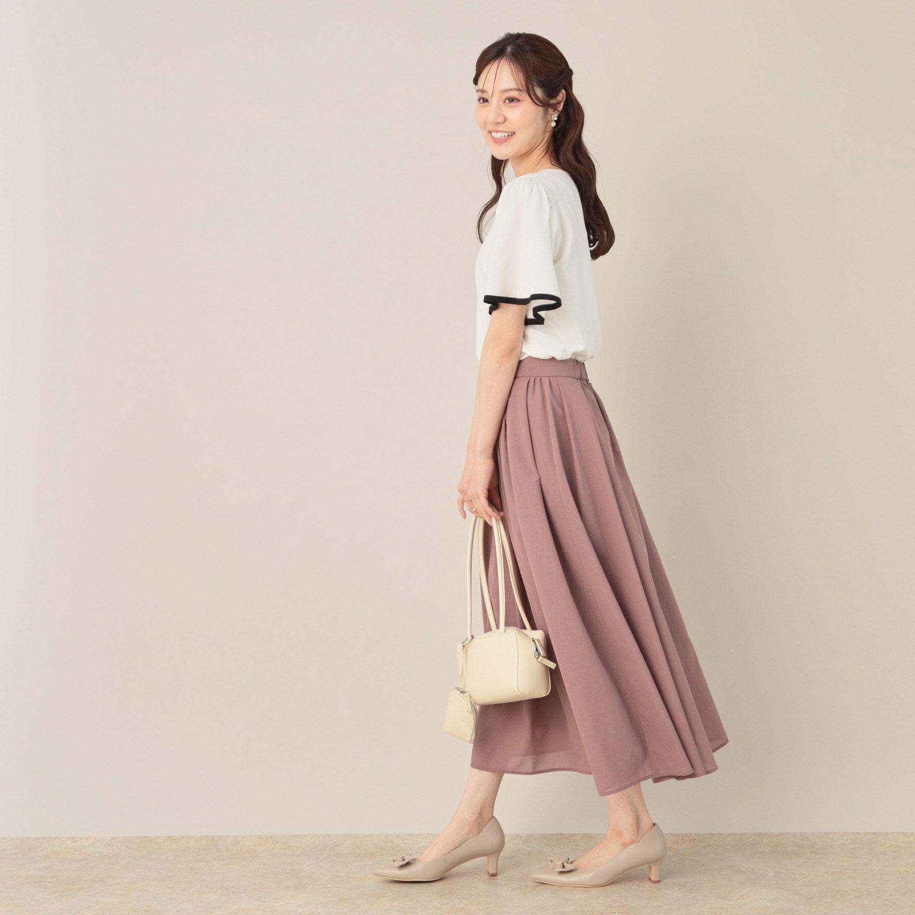 クチュール ブローチ Couture Brooch 【フェミニン・5分袖・通勤】配色フレアスリーブニット （オフホワイト(503)） オフホワイト(503)