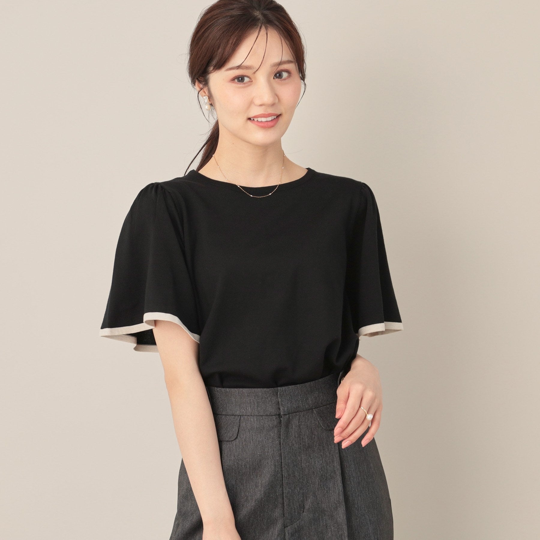 クチュール ブローチ Couture Brooch 【フェミニン・5分袖・通勤】配色フレアスリーブニット （オフホワイト(503)） オフホワイト(503)