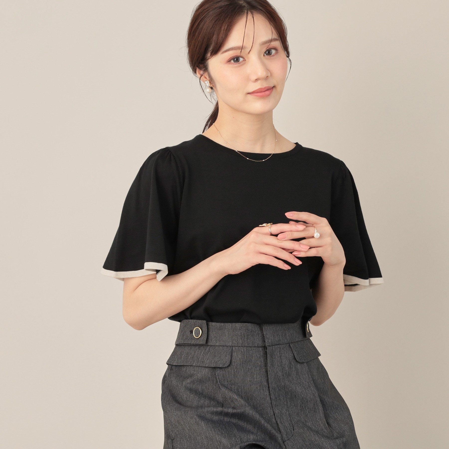 クチュール ブローチ Couture Brooch 【フェミニン・5分袖・通勤】配色フレアスリーブニット （オフホワイト(503)） オフホワイト(503)