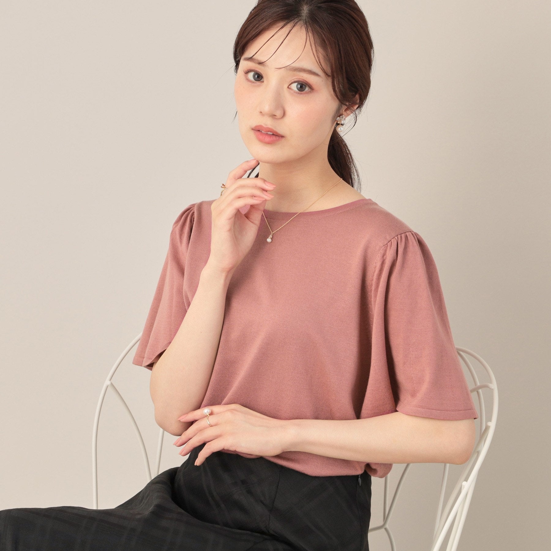 クチュール ブローチ Couture Brooch 【フェミニン・5分袖・通勤】配色フレアスリーブニット （ピンク(072)） ピンク(072)