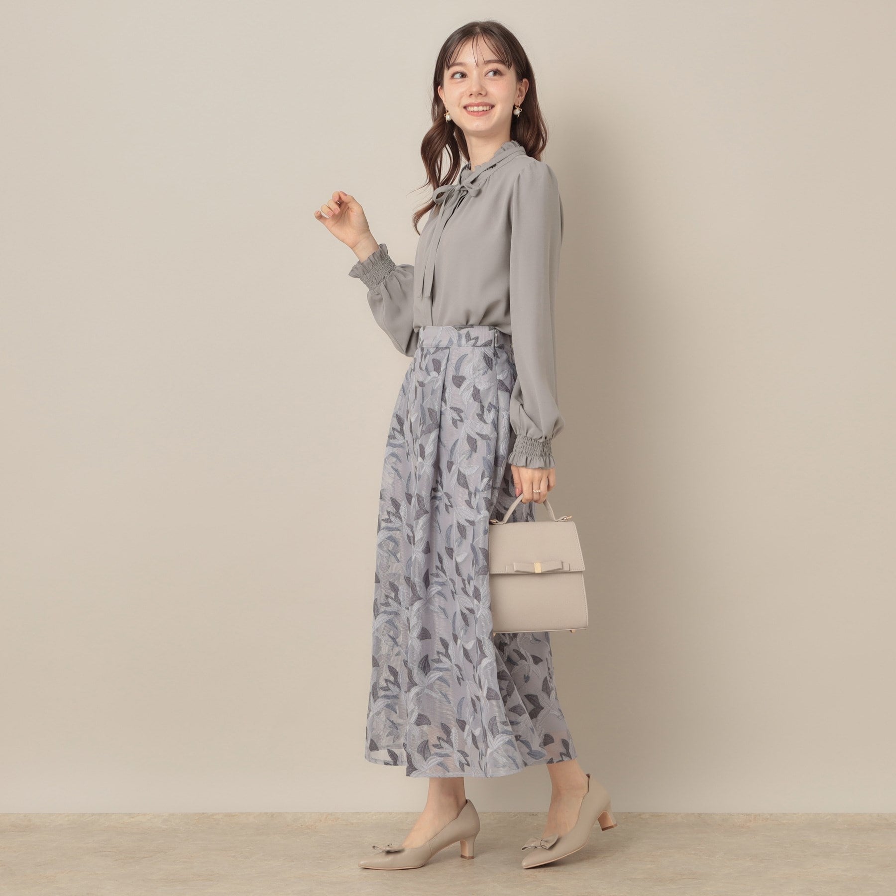 クチュール ブローチ Couture Brooch タイ付きピコフリルブラウス （ピンクベージュ(053)） ピンクベージュ(053)