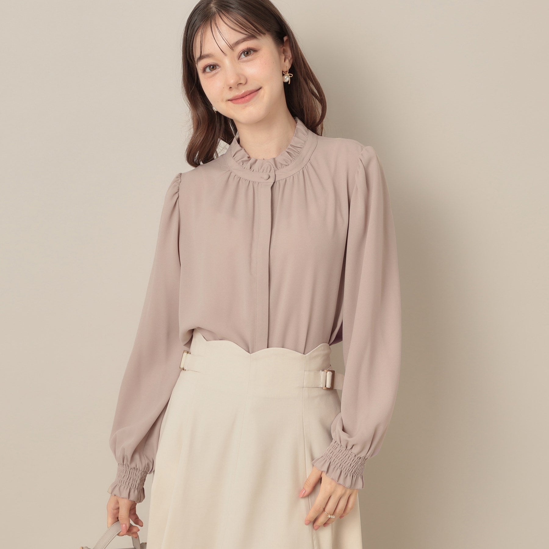 クチュール ブローチ Couture Brooch タイ付きピコフリルブラウス （ピンクベージュ(053)） ピンクベージュ(053)