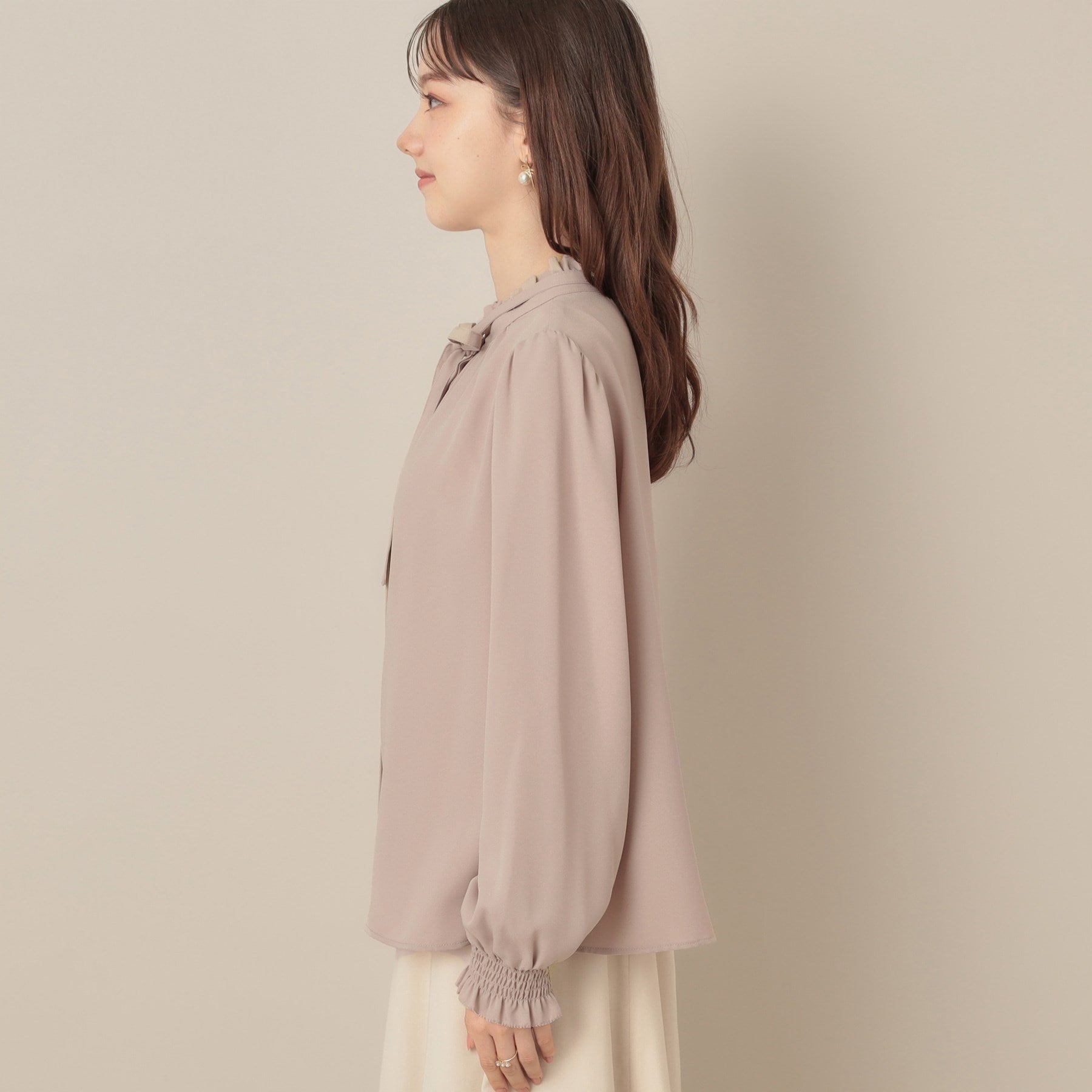 クチュール ブローチ Couture Brooch タイ付きピコフリルブラウス （ピンクベージュ(053)） ピンクベージュ(053)