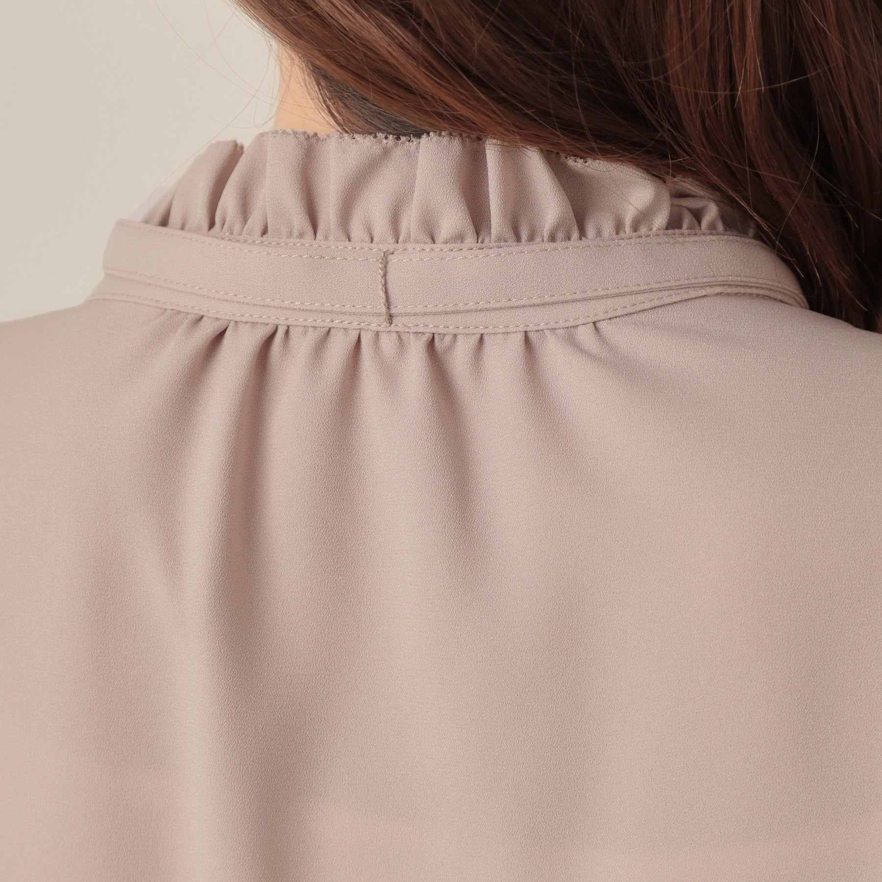 クチュール ブローチ Couture Brooch タイ付きピコフリルブラウス （ピンクベージュ(053)） ピンクベージュ(053)