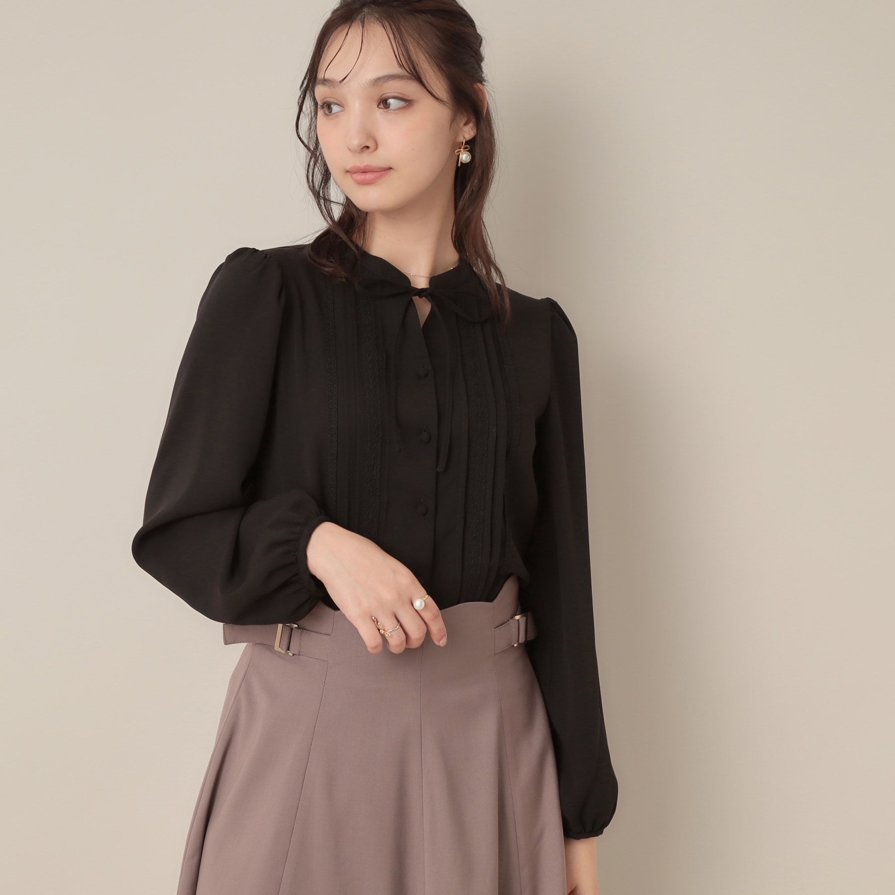 クチュール ブローチ Couture Brooch ピンタックレースブラウス （ブラック(019)） ブラック(019)