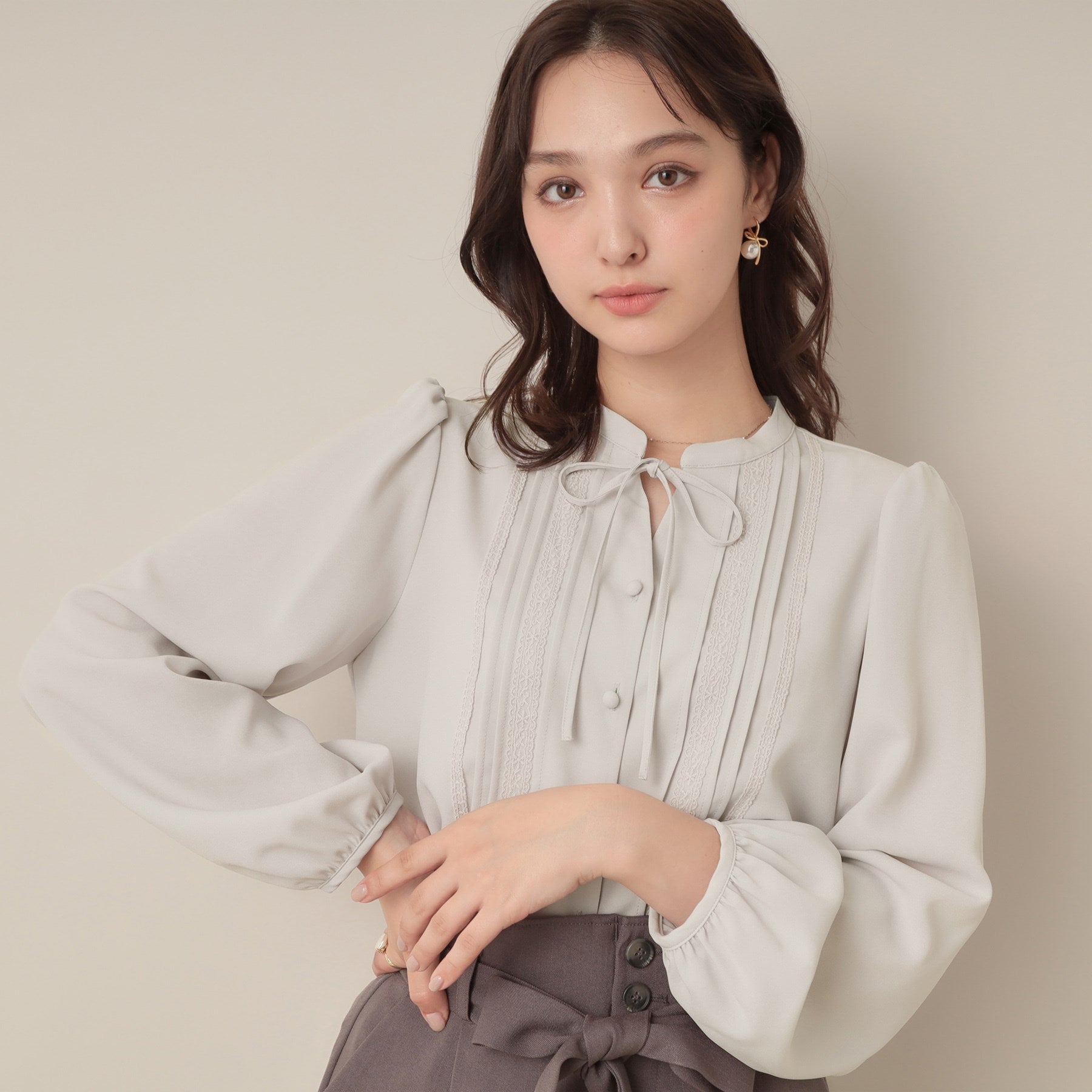 クチュール ブローチ Couture Brooch ピンタックレースブラウス （ライトグレー(011)） ライトグレー(011)