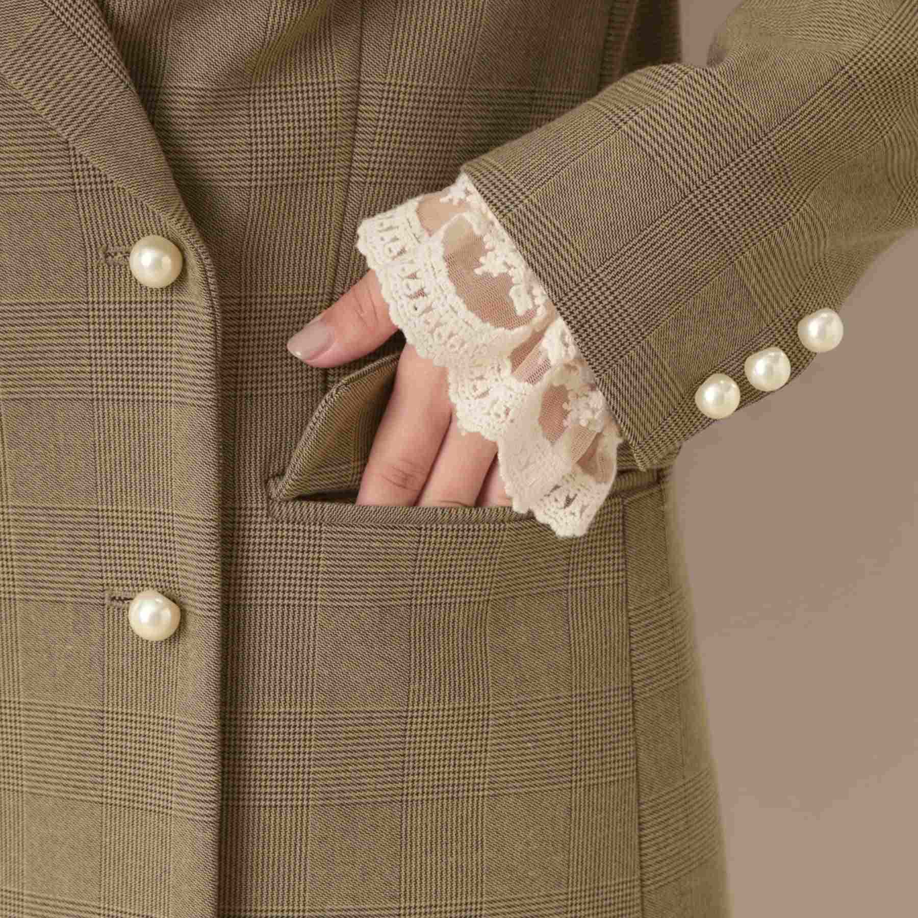 クチュール ブローチ Couture Brooch レースカフス パール調釦テーラードジャケット （ネイビー(094)） ネイビー(094)