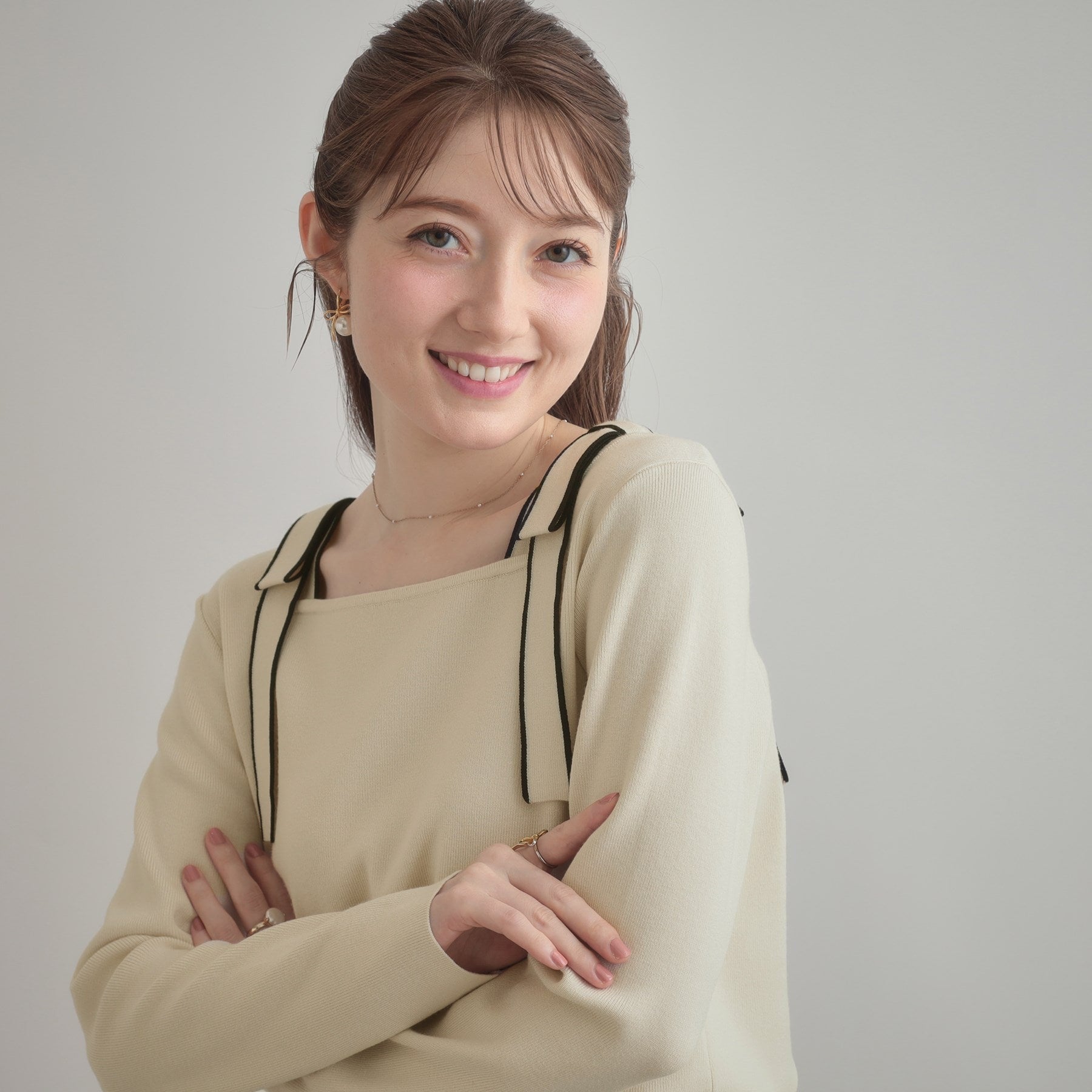 クチュール ブローチ Couture Brooch 配色リボン総針ニットトップス （アイボリー(004)） アイボリー(004)