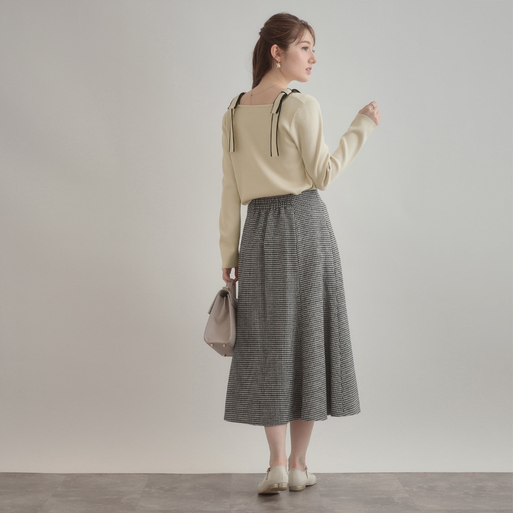 クチュール ブローチ Couture Brooch 配色リボン総針ニットトップス （アイボリー(004)） アイボリー(004)