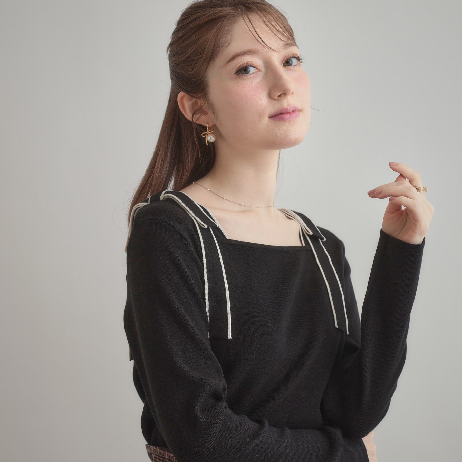 クチュール ブローチ Couture Brooch 配色リボン総針ニットトップス （アイボリー(004)） アイボリー(004)