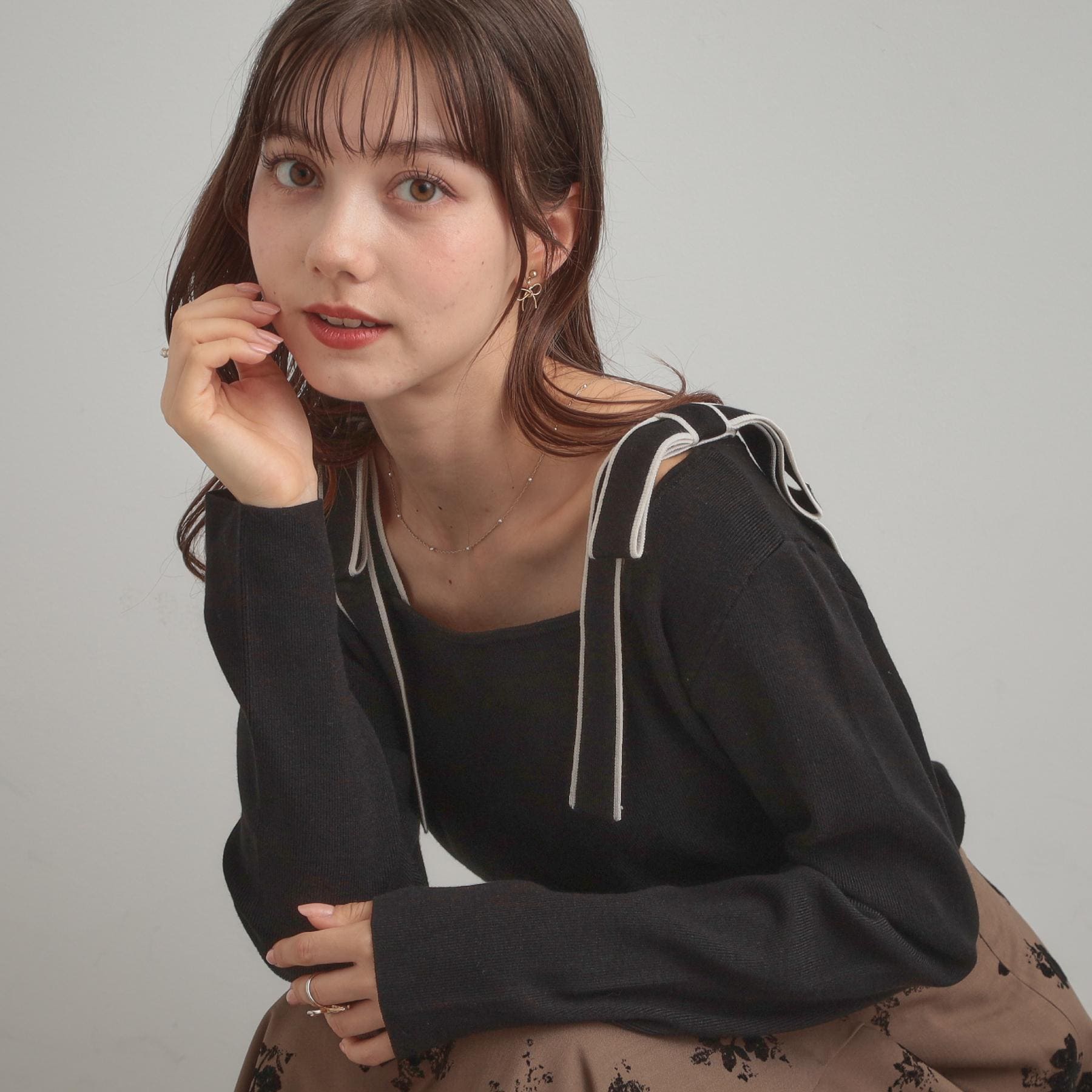 クチュール ブローチ Couture Brooch 配色リボン総針ニットトップス （ブラック(019)） ブラック(019)