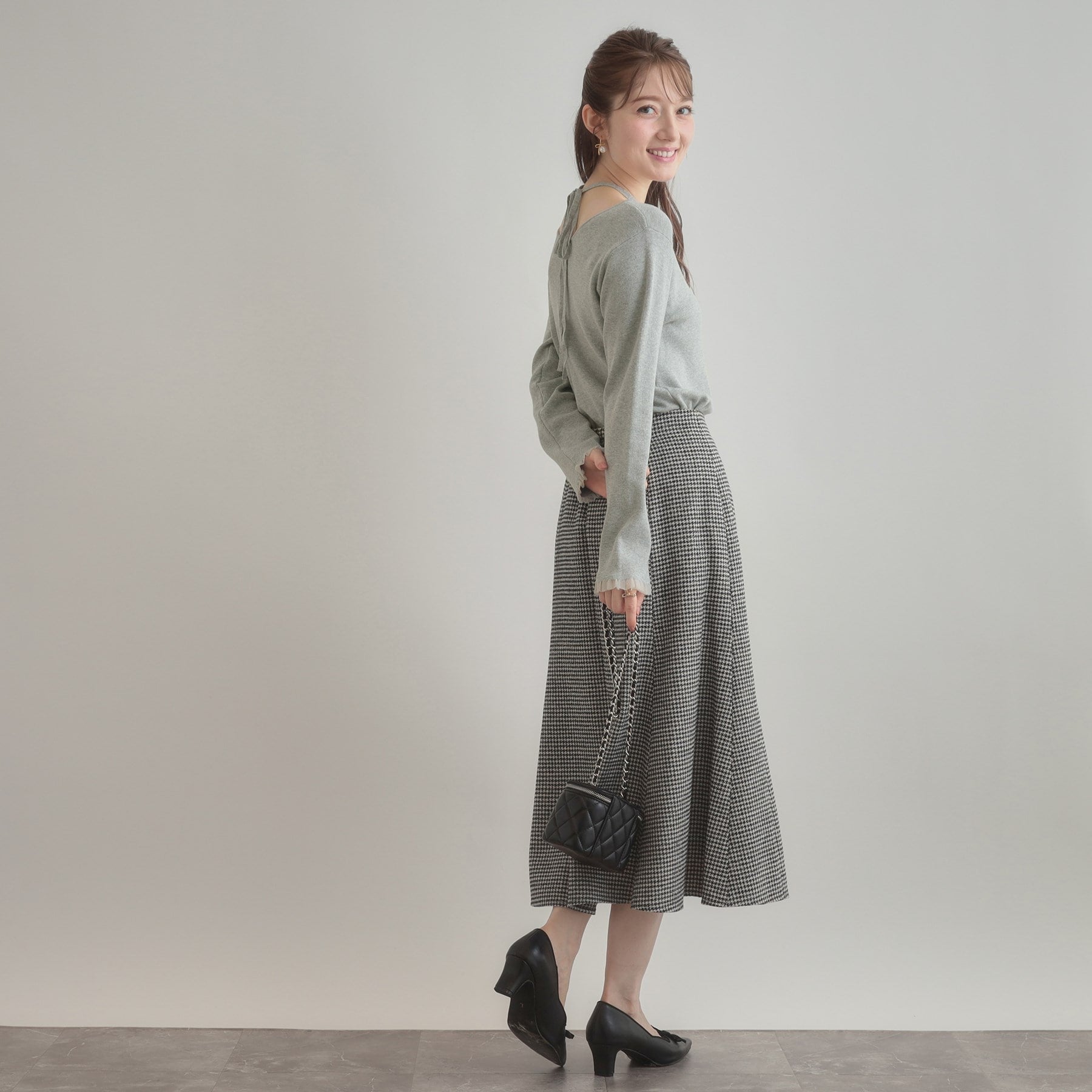 クチュール ブローチ Couture Brooch 前後2WAYラメリブ シアープチフリルニット （ライトグレー(011)） ライトグレー(011)