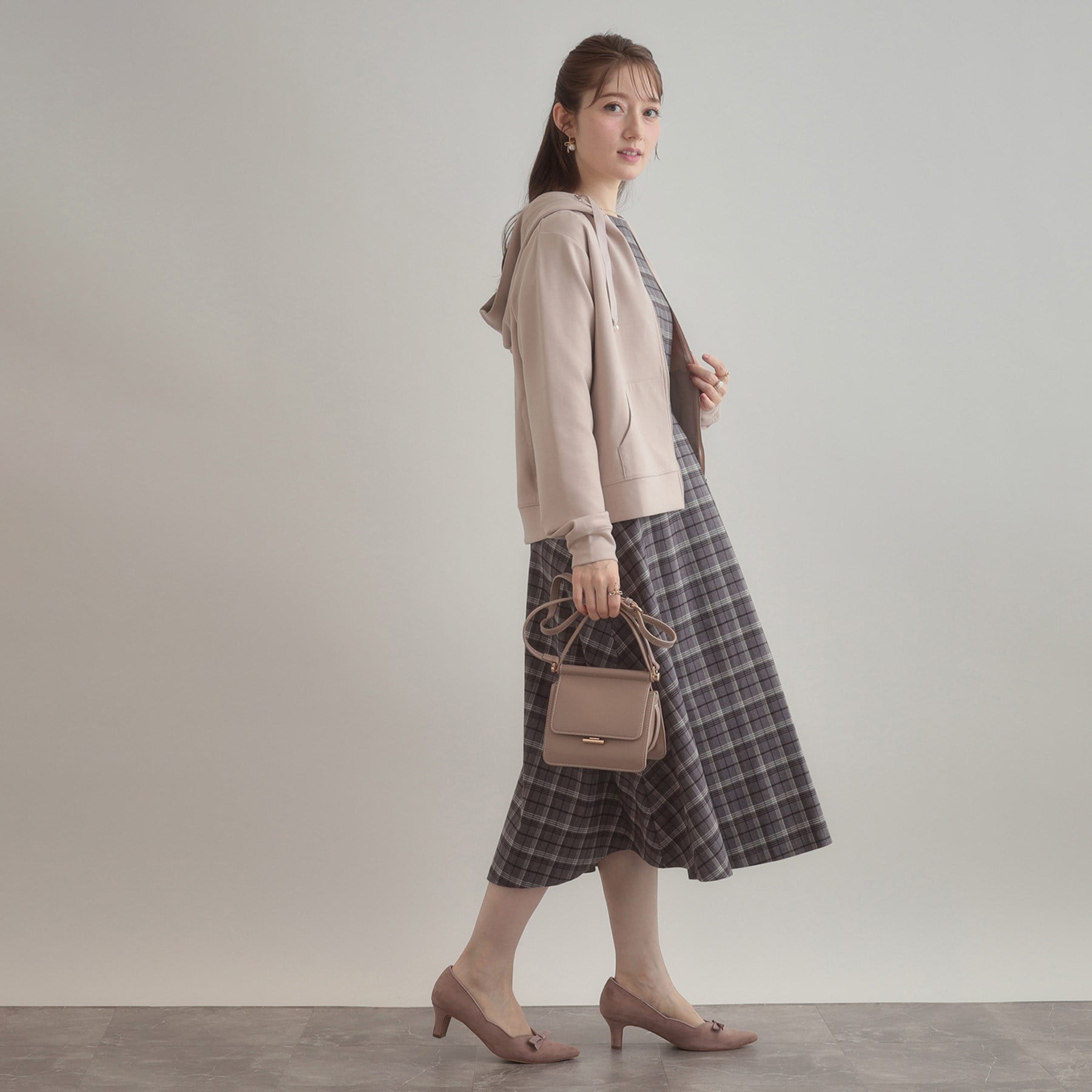 クチュール ブローチ Couture Brooch リボン刺繍ダンボールZIPフーディ （ブラック(019)） ブラック(019)