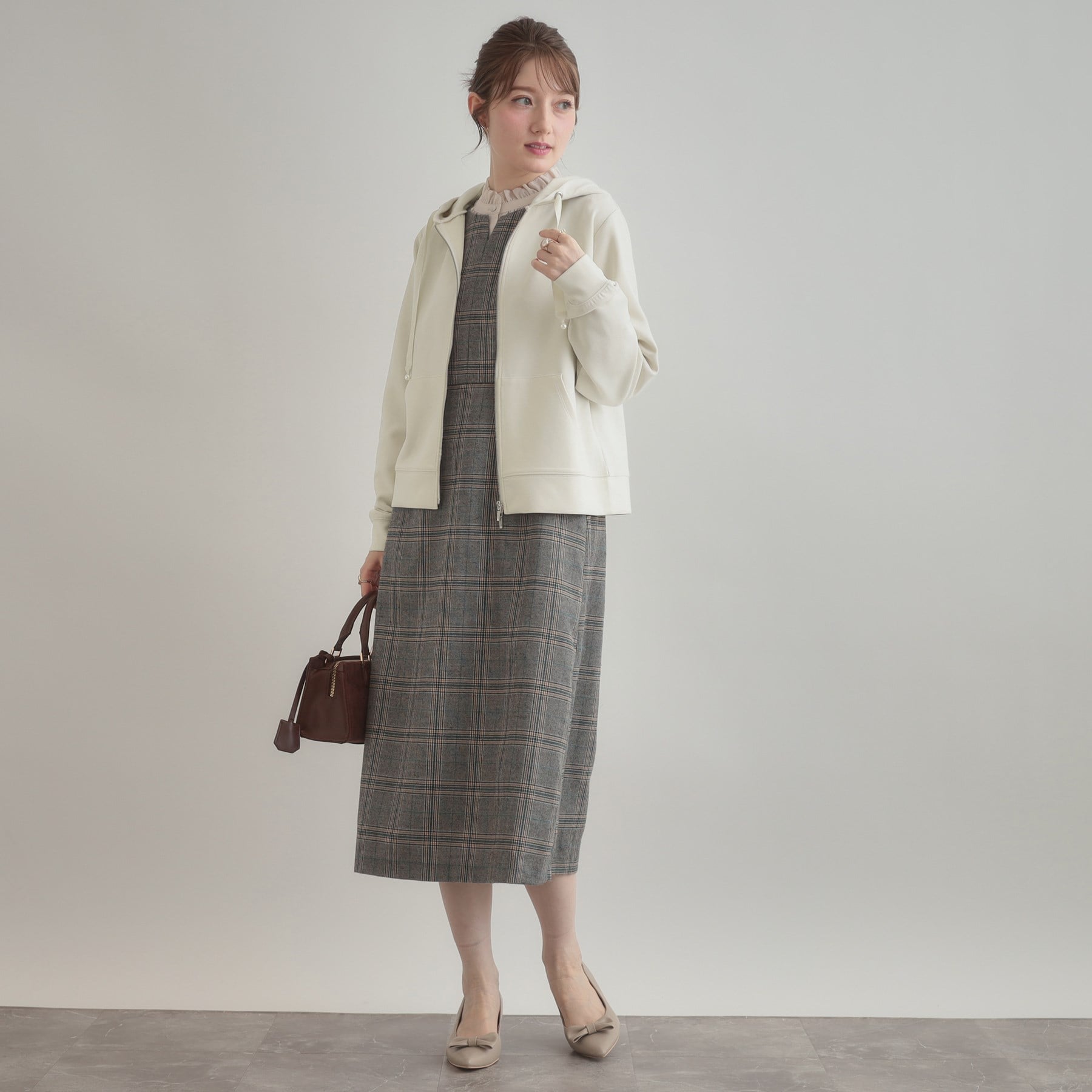 クチュール ブローチ Couture Brooch リボン刺繍ダンボールZIPフーディ （ブラック(019)） ブラック(019)