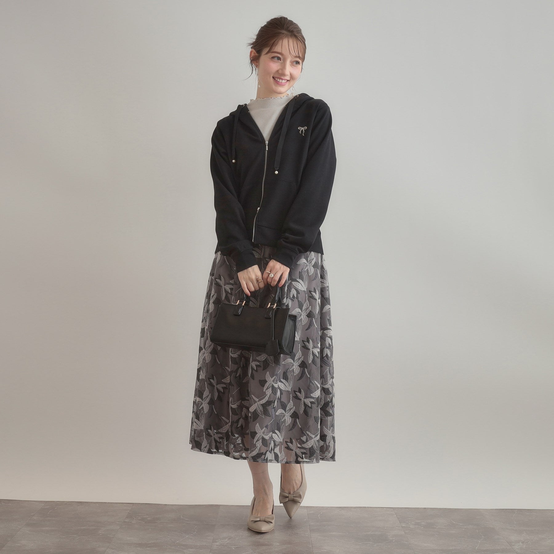 クチュール ブローチ Couture Brooch リボン刺繍ダンボールZIPフーディ （ブラック(019)） ブラック(019)