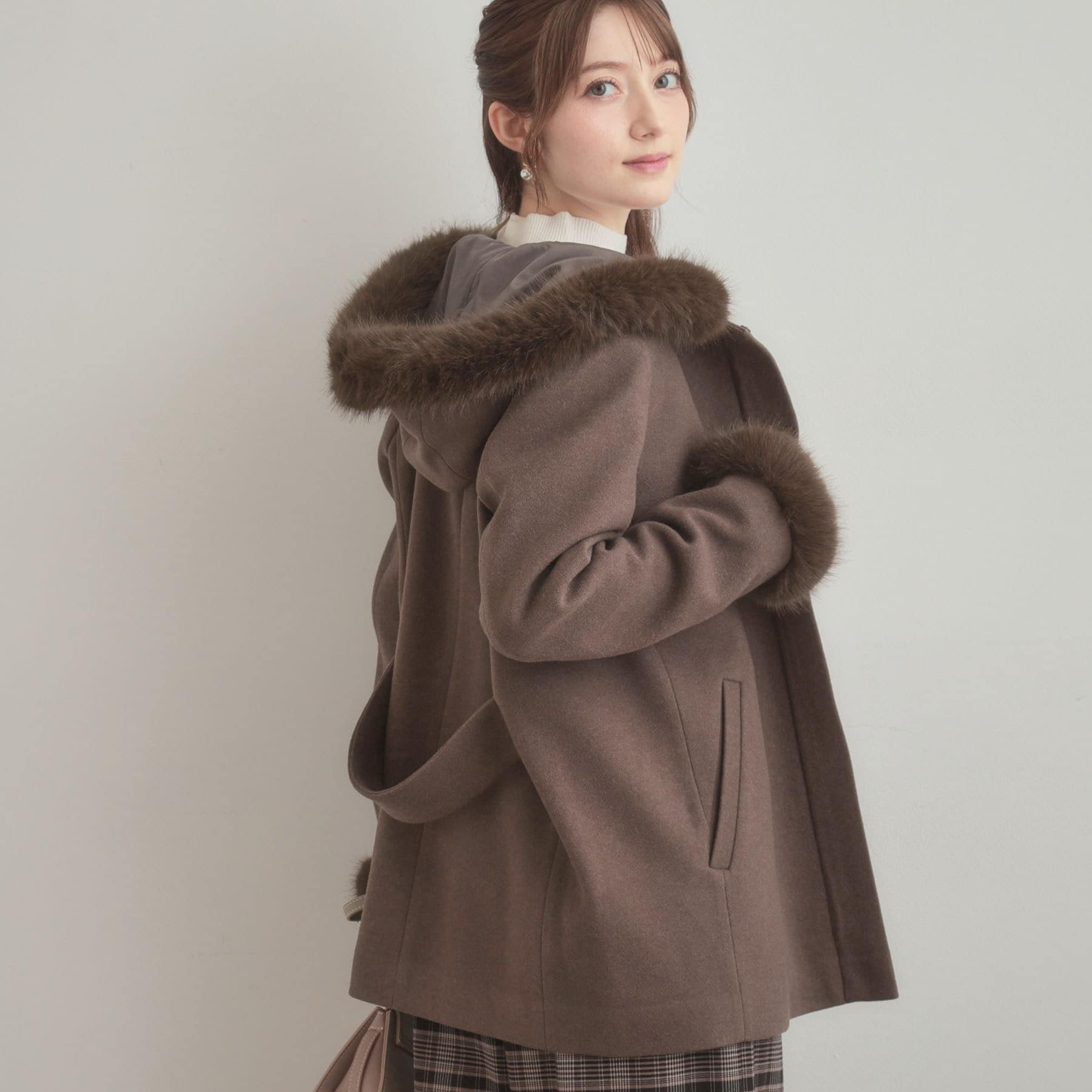 クチュール ブローチ Couture Brooch フードファーハーフ丈コート （モカブラウン(042)） モカブラウン(042)