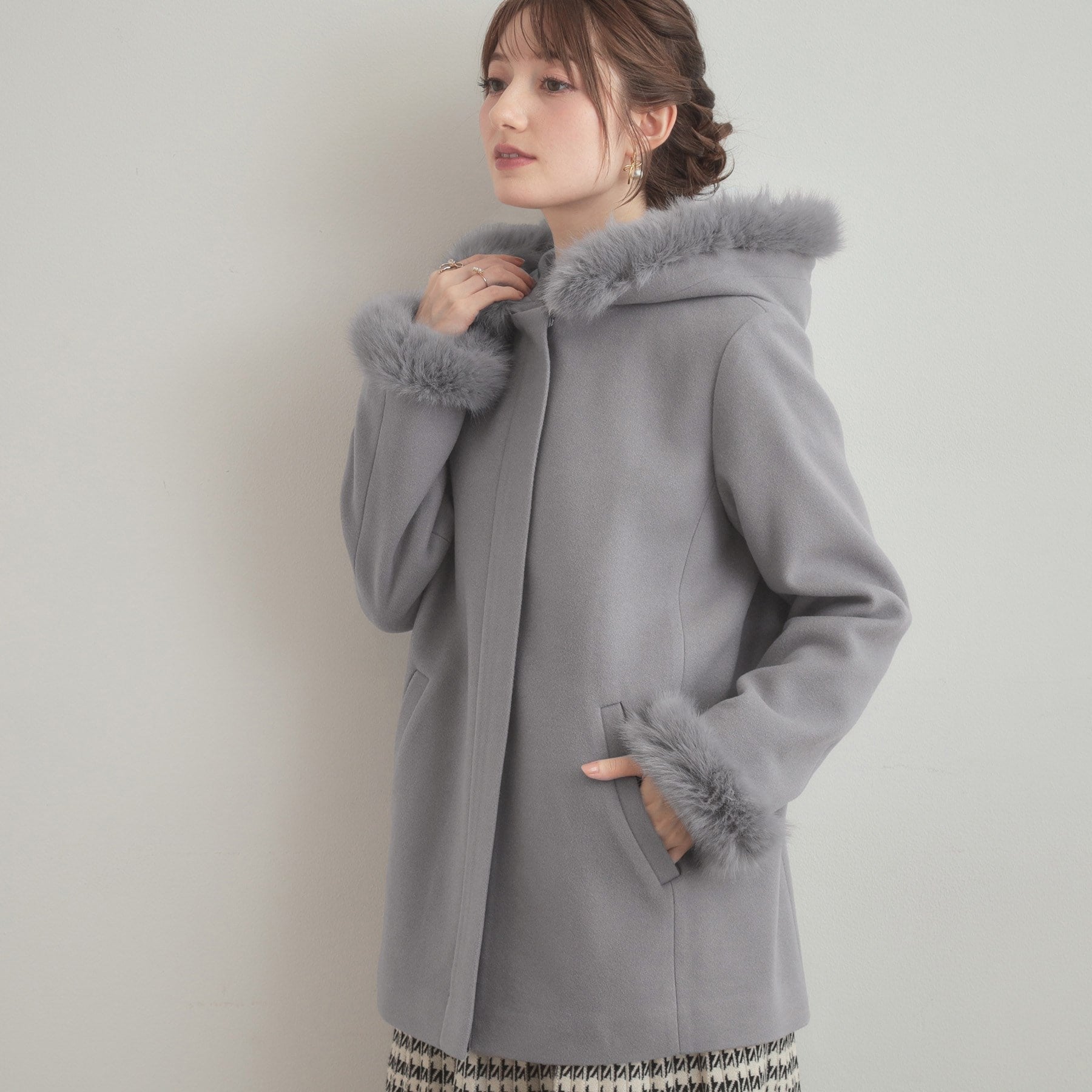 クチュール ブローチ Couture Brooch フードファーハーフ丈コート （グレー(012)） グレー(012)