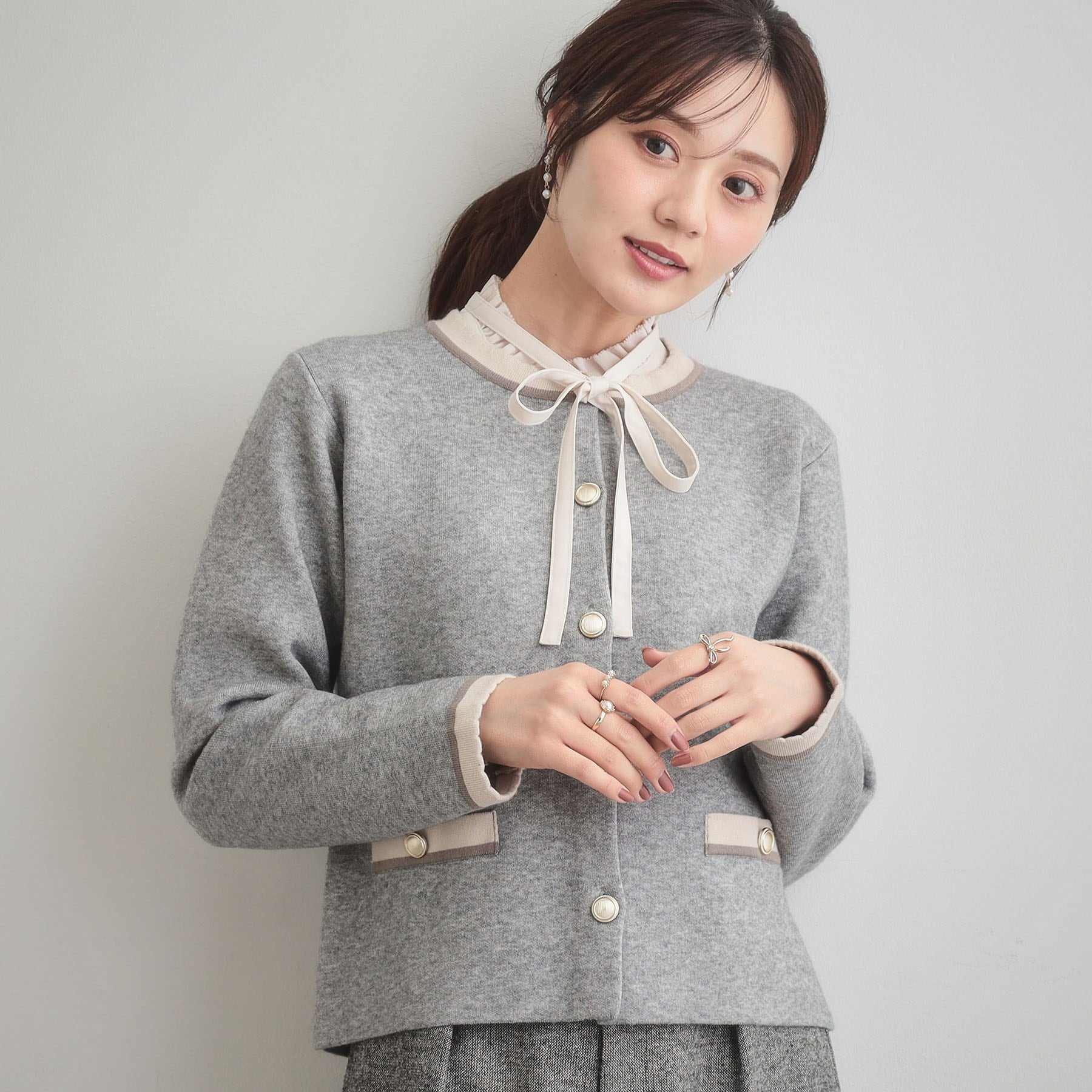 クチュール ブローチ Couture Brooch 【通勤・大人上品】ムースタッチジャカード 配色スカラカーディ （ブラック(019)） ブラック(019)