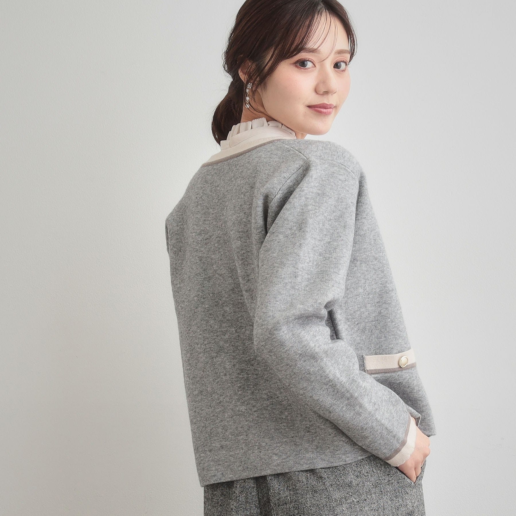 クチュール ブローチ Couture Brooch 【通勤・大人上品】ムースタッチジャカード 配色スカラカーディ （ブラック(019)） ブラック(019)