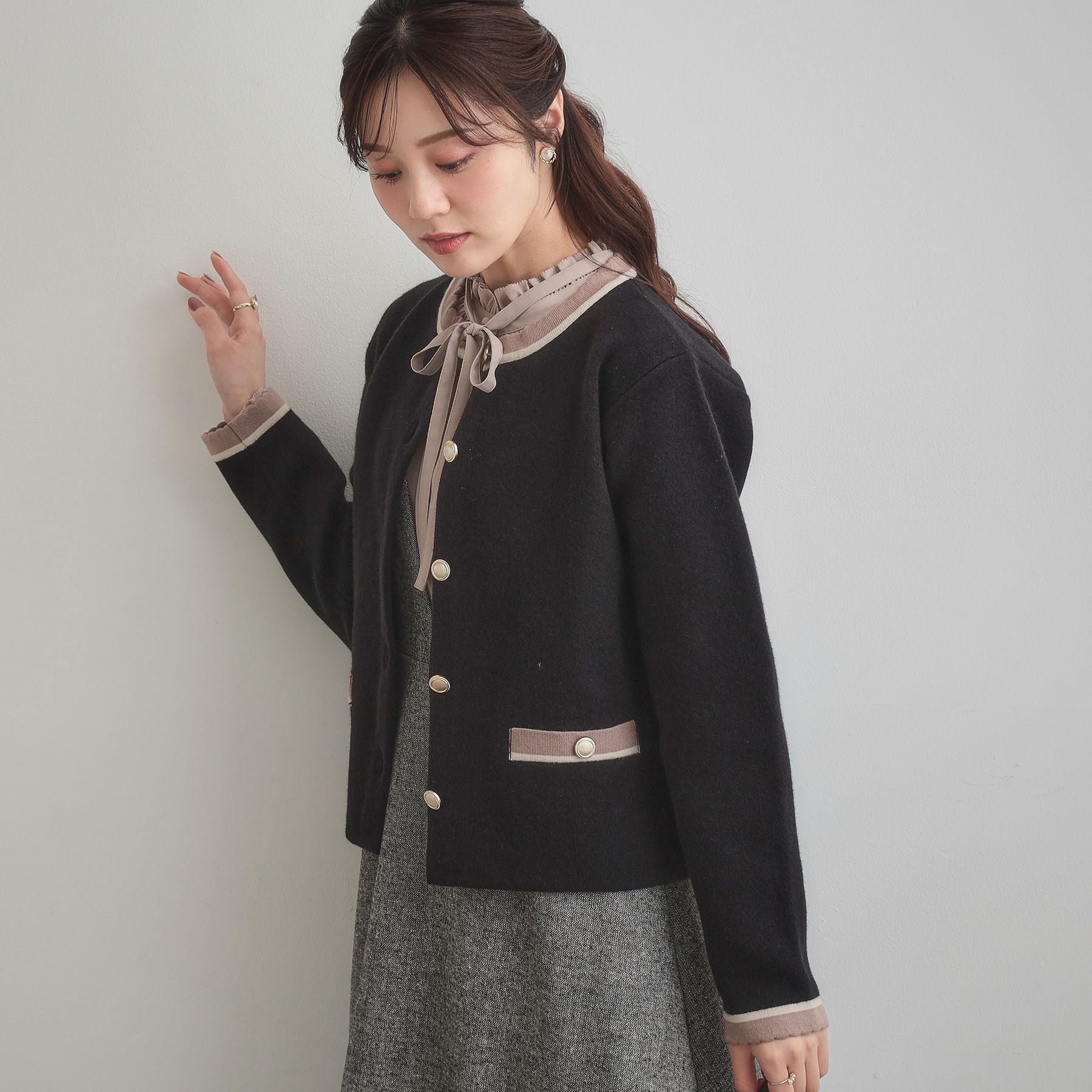 クチュール ブローチ Couture Brooch 【通勤・大人上品】ムースタッチジャカード 配色スカラカーディ （ブラック(019)） ブラック(019)