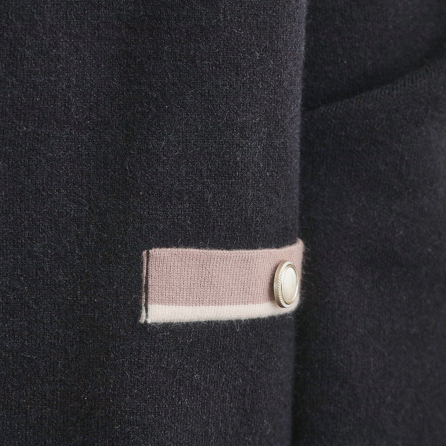 クチュール ブローチ Couture Brooch 【通勤・大人上品】ムースタッチジャカード 配色スカラカーディ （ブラック(019)） ブラック(019)