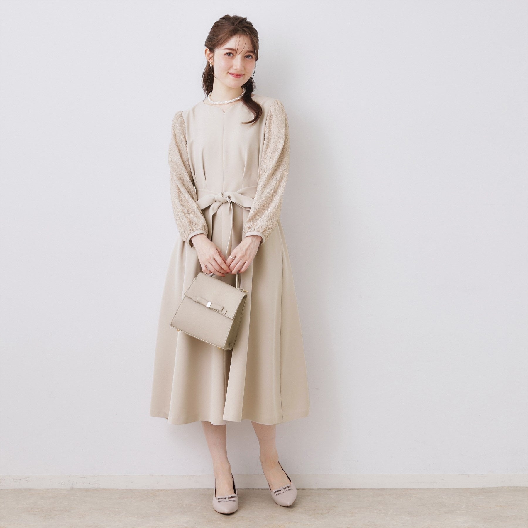 クチュール ブローチ Couture Brooch レース袖タックフレアワンピース （ピンクベージュ(053)） ピンクベージュ(053)