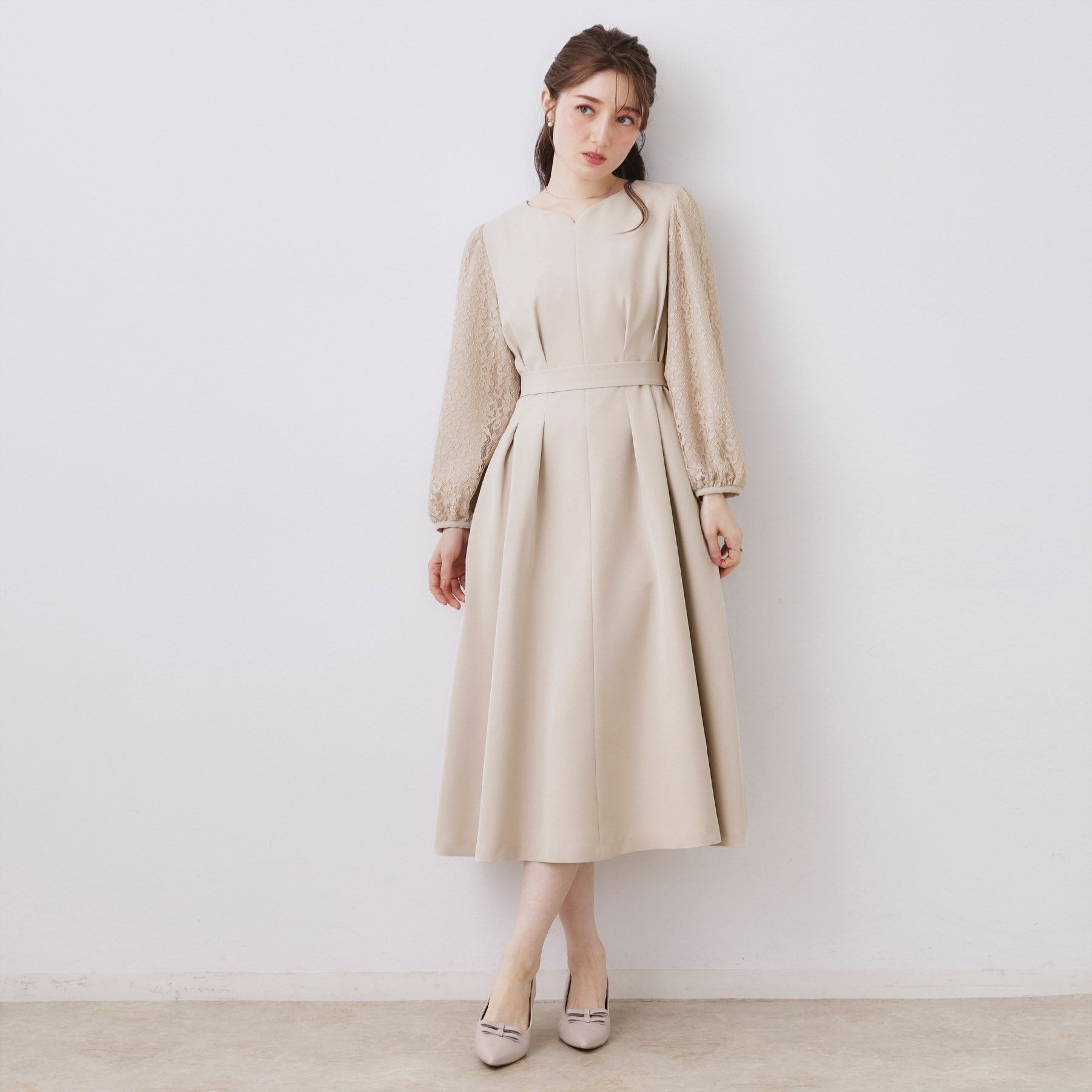 クチュール ブローチ Couture Brooch レース袖タックフレアワンピース （ピンクベージュ(053)） ピンクベージュ(053)