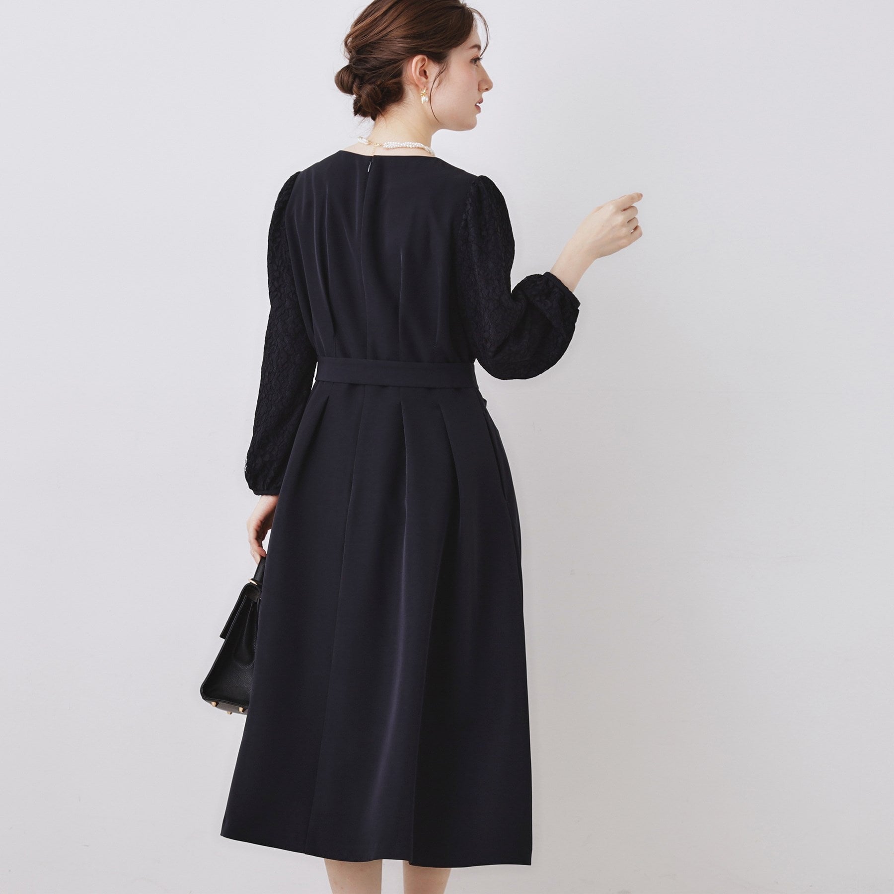 クチュール ブローチ Couture Brooch レース袖タックフレアワンピース （ピンクベージュ(053)） ピンクベージュ(053)