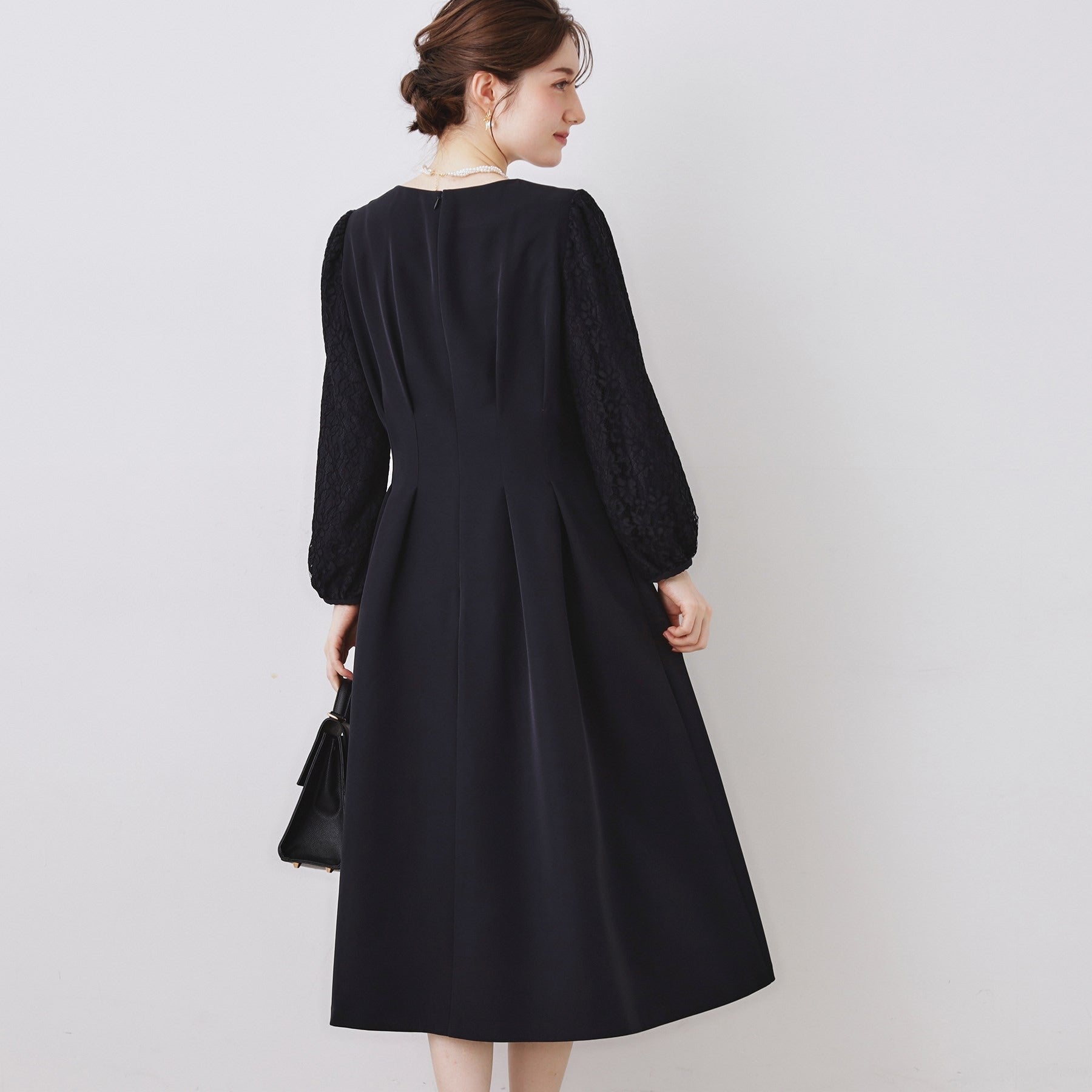 クチュール ブローチ Couture Brooch レース袖タックフレアワンピース （ピンクベージュ(053)） ピンクベージュ(053)