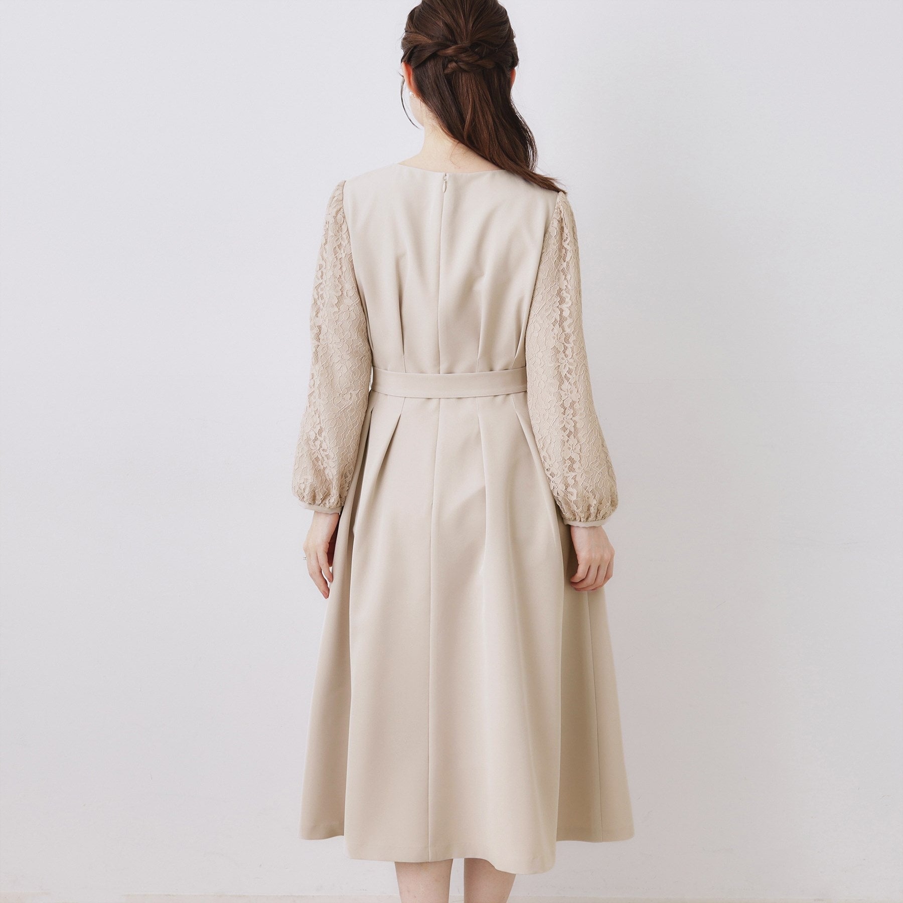 クチュール ブローチ Couture Brooch レース袖タックフレアワンピース （ピンクベージュ(053)） ピンクベージュ(053)