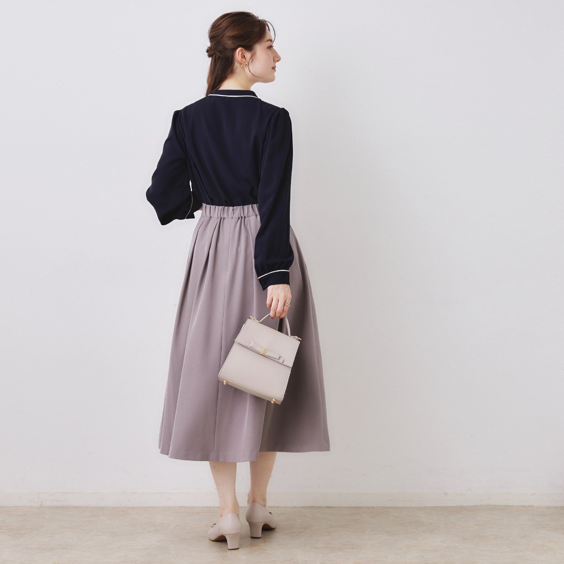 クチュール ブローチ Couture Brooch 配色タックタイブラウス （ピンクベージュ(553)） ピンクベージュ(553)