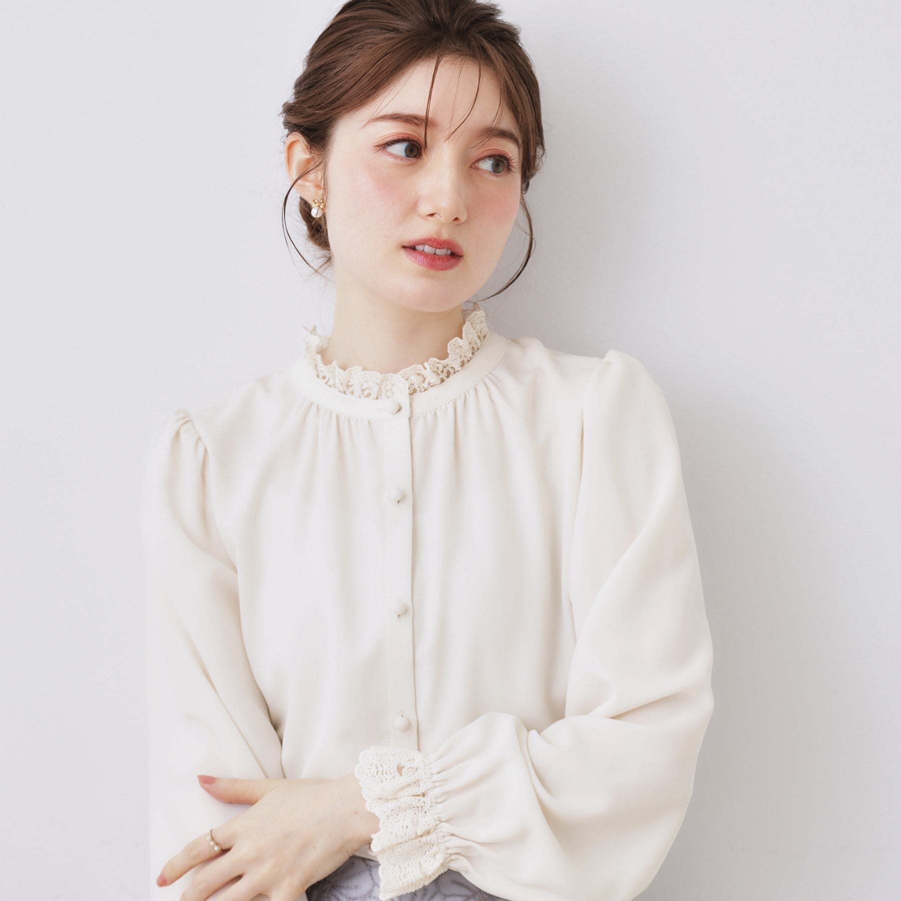 クチュール ブローチ Couture Brooch 前後2WAYエンブロレースブラウス （ライトピンク(070)） ライトピンク(070)