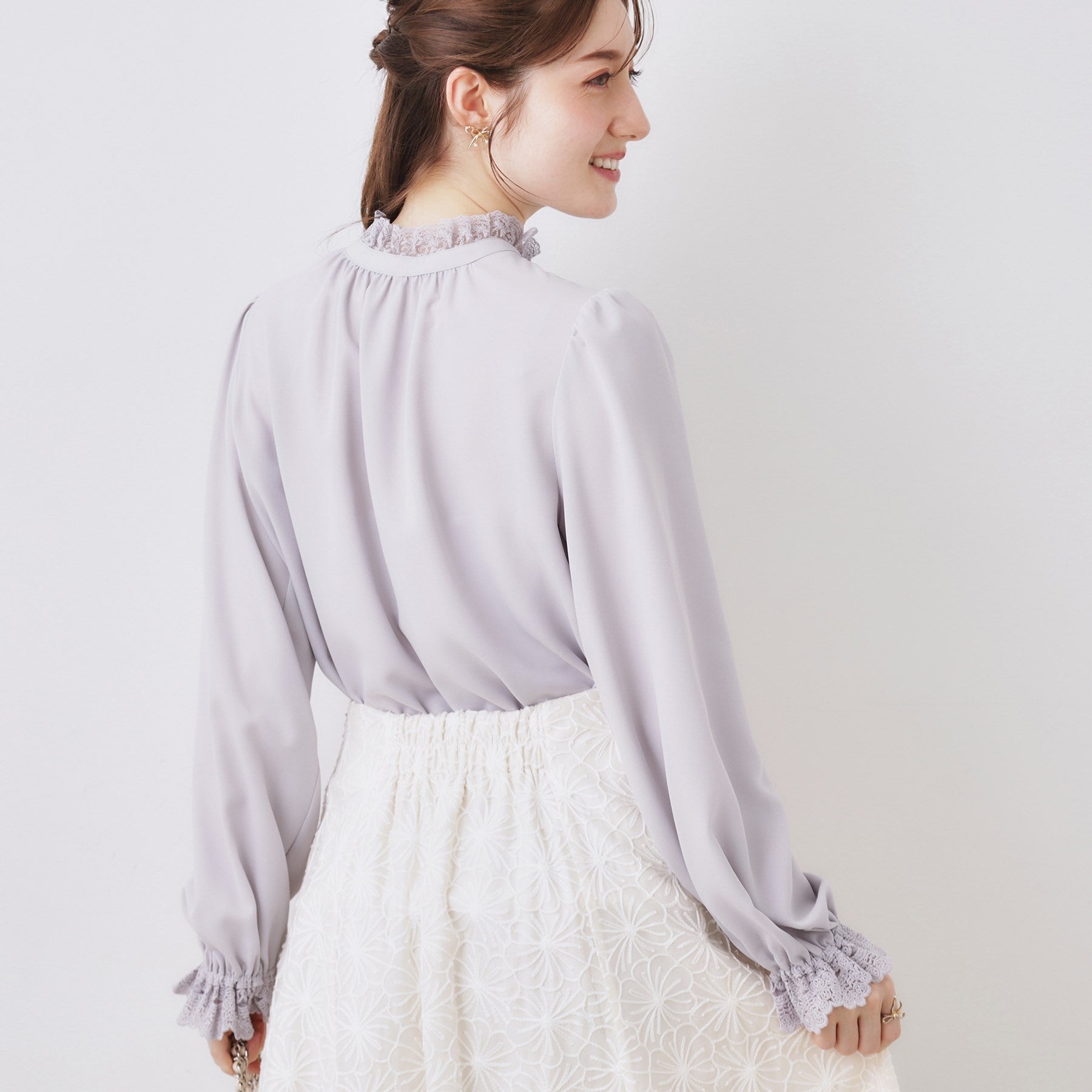 クチュール ブローチ Couture Brooch 前後2WAYエンブロレースブラウス （ライトピンク(070)） ライトピンク(070)