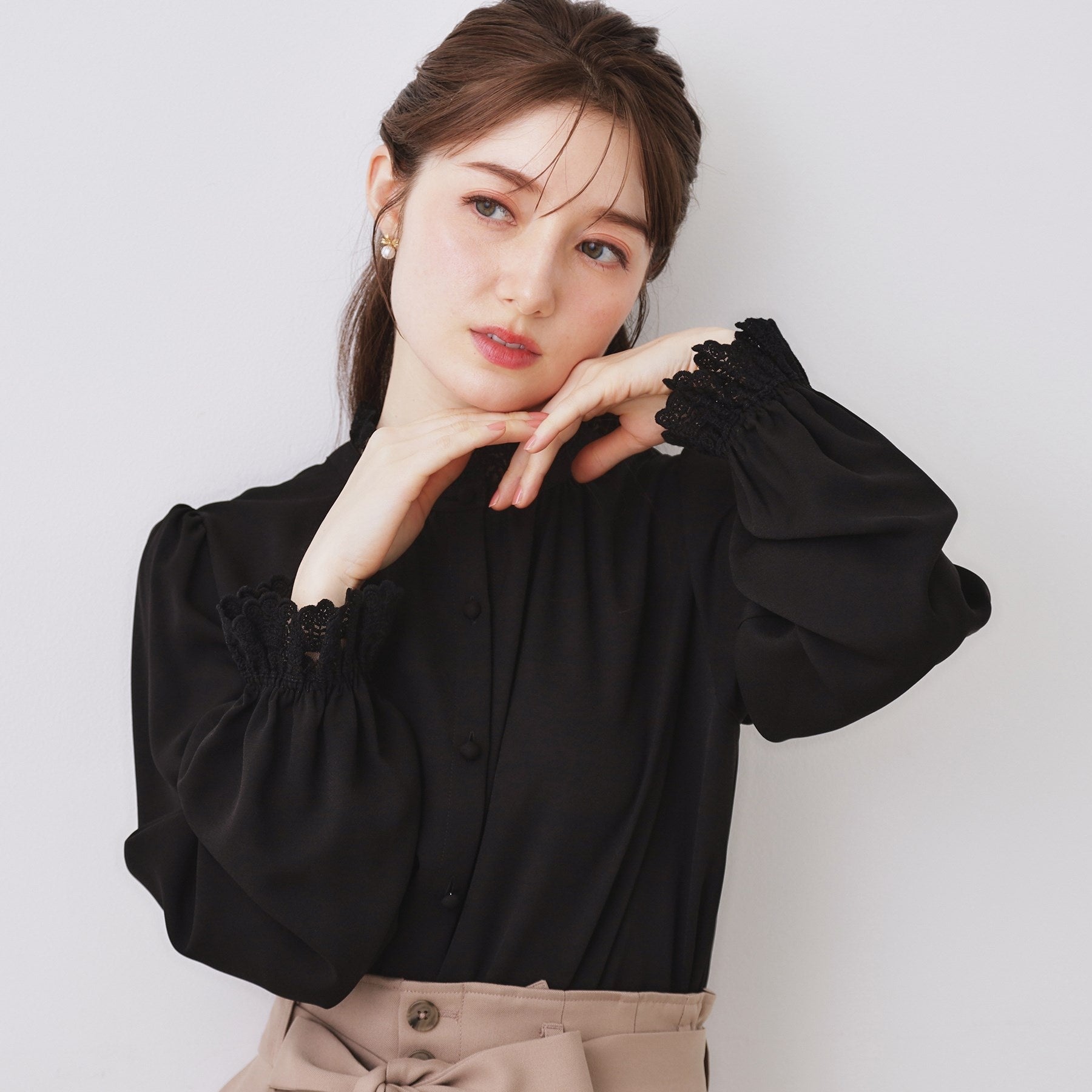 クチュール ブローチ Couture Brooch 前後2WAYエンブロレースブラウス （ライトピンク(070)） ライトピンク(070)