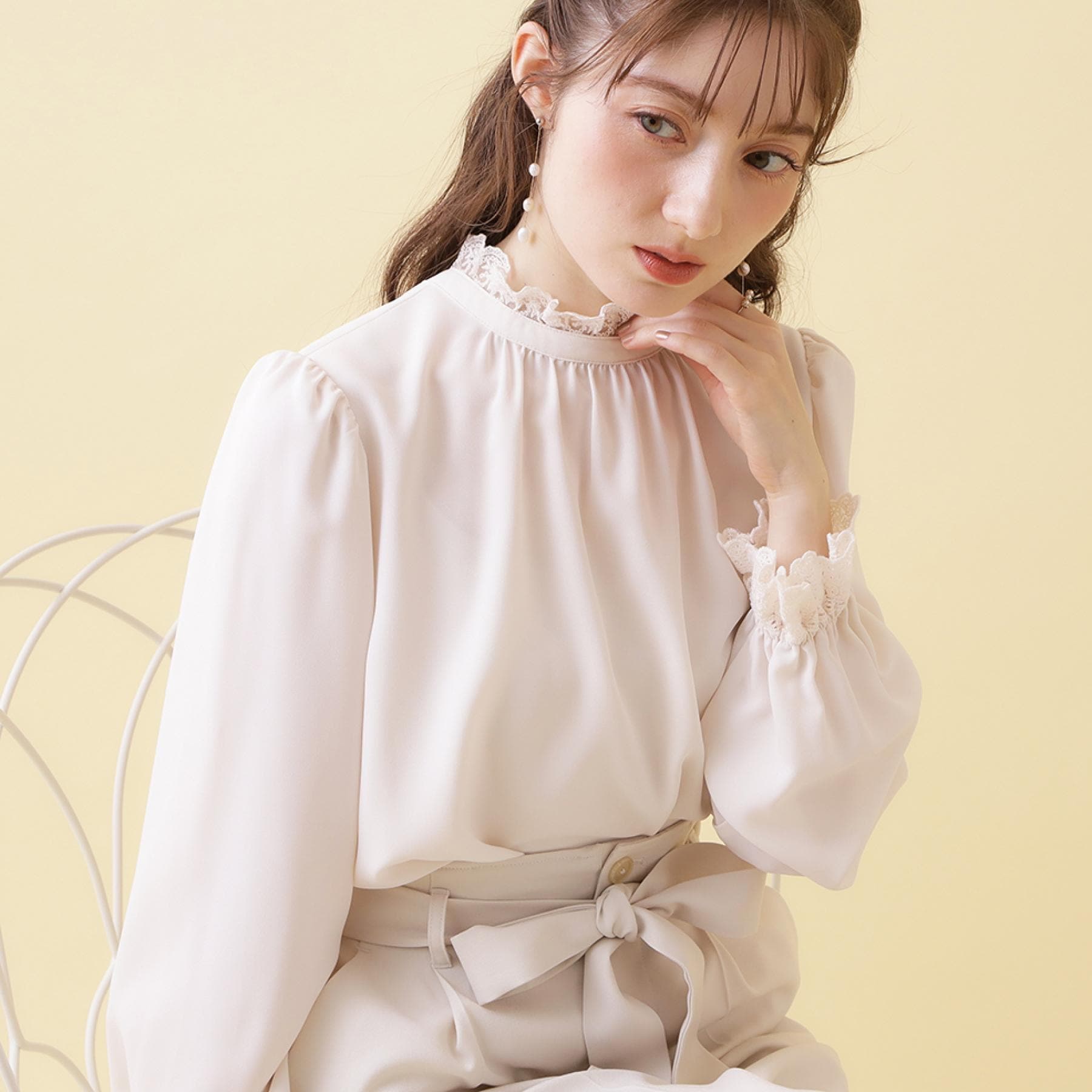 クチュール ブローチ Couture Brooch 前後2WAYエンブロレースブラウス （アイボリー(004)） アイボリー(004)